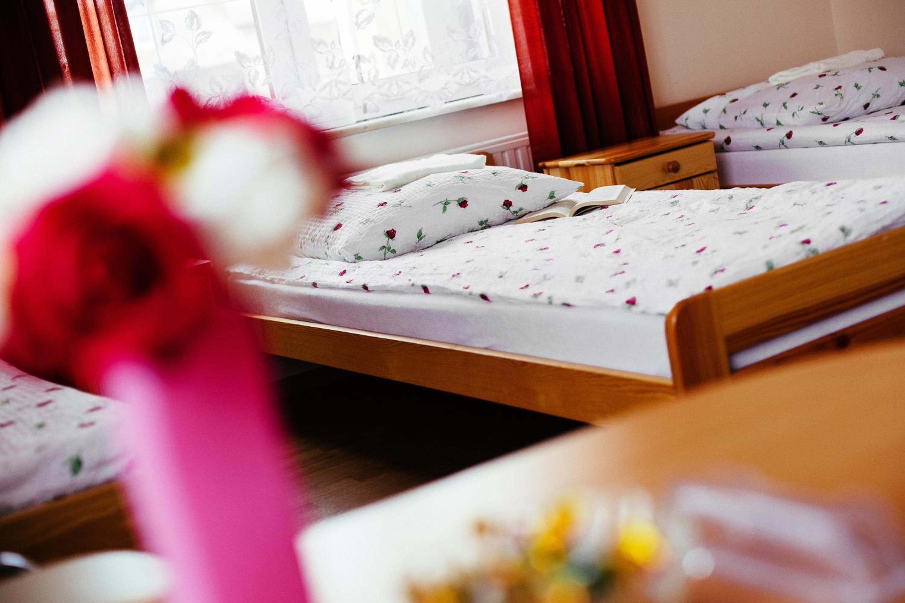 Twin Room - Photo 5