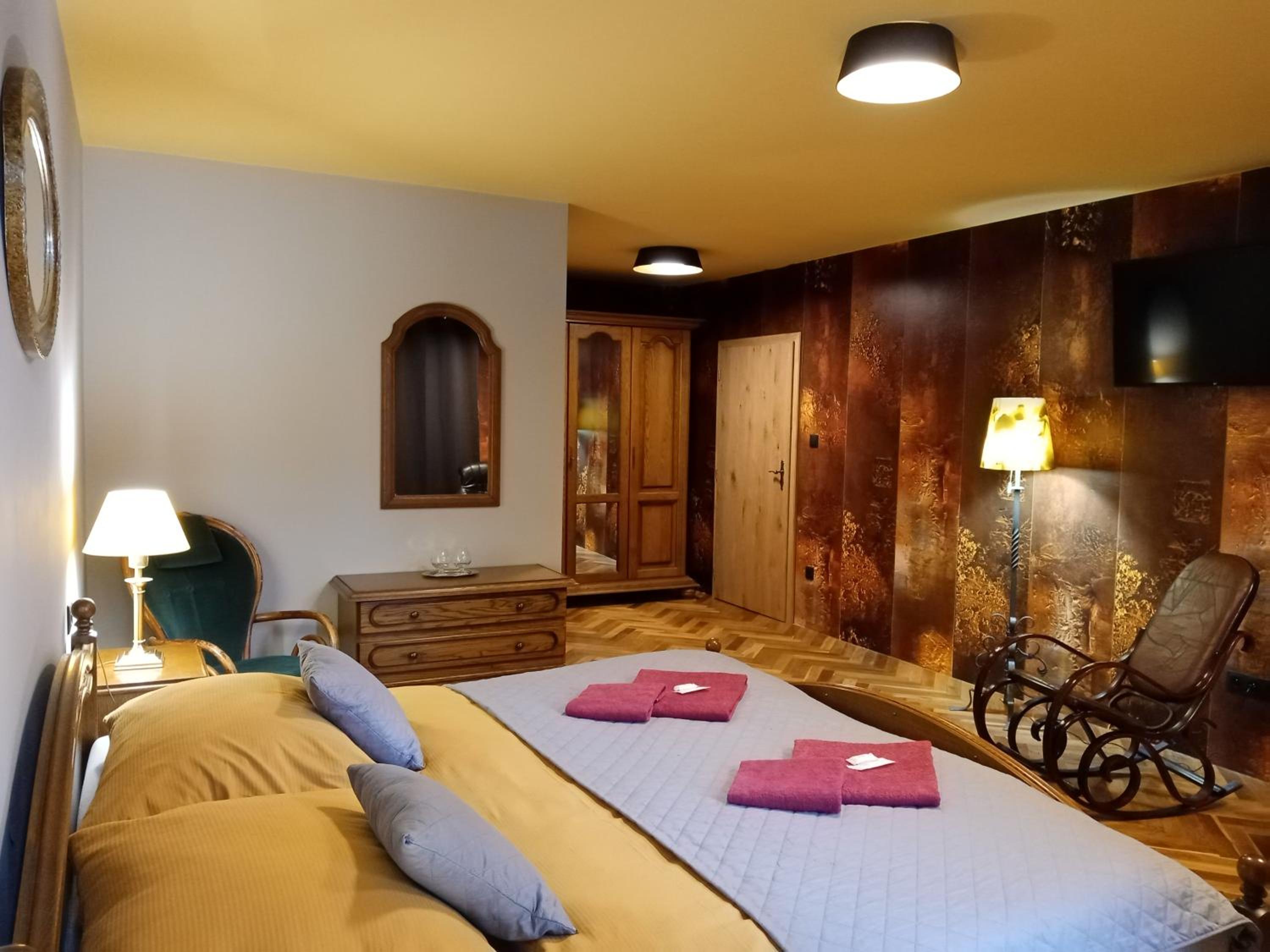 Large Double Room photo 1