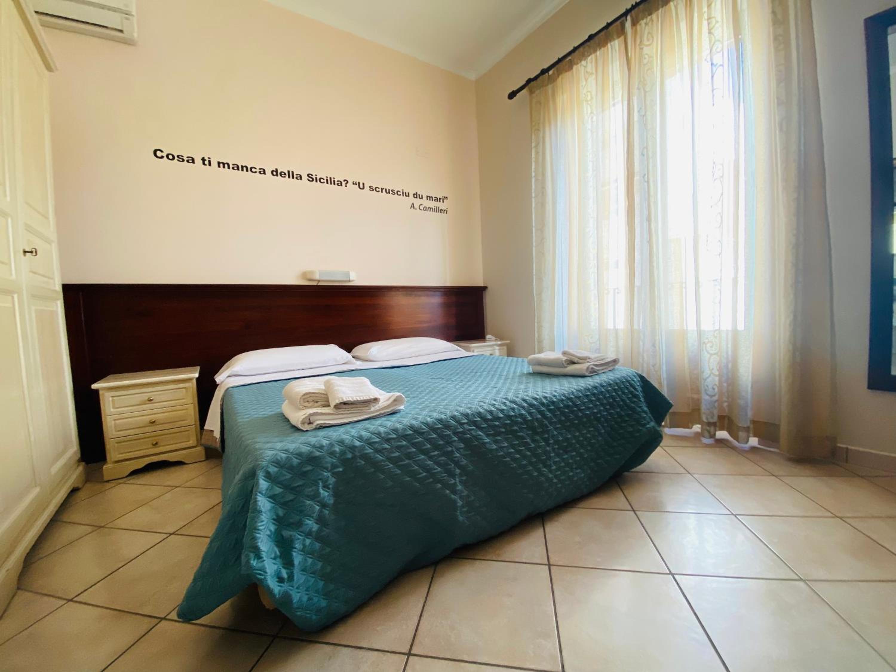 Double or Twin Room - Photo 1