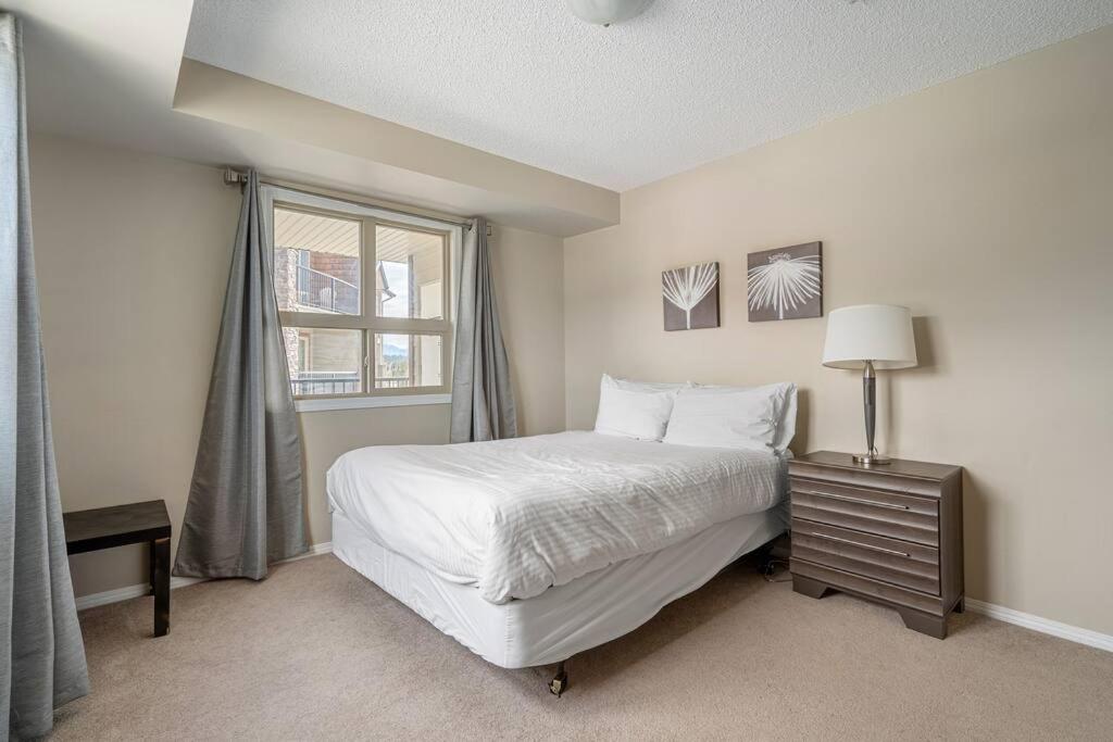 Three-Bedroom Apartment photo 2