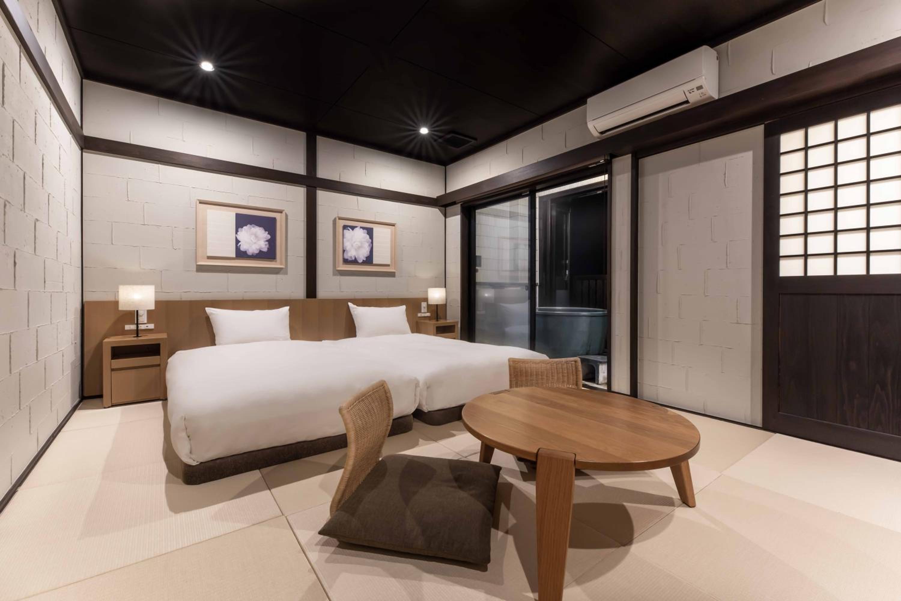 Standard Twin Room with Tatami Area with Semi Open-Air Bath (32㎡) - Photo 6