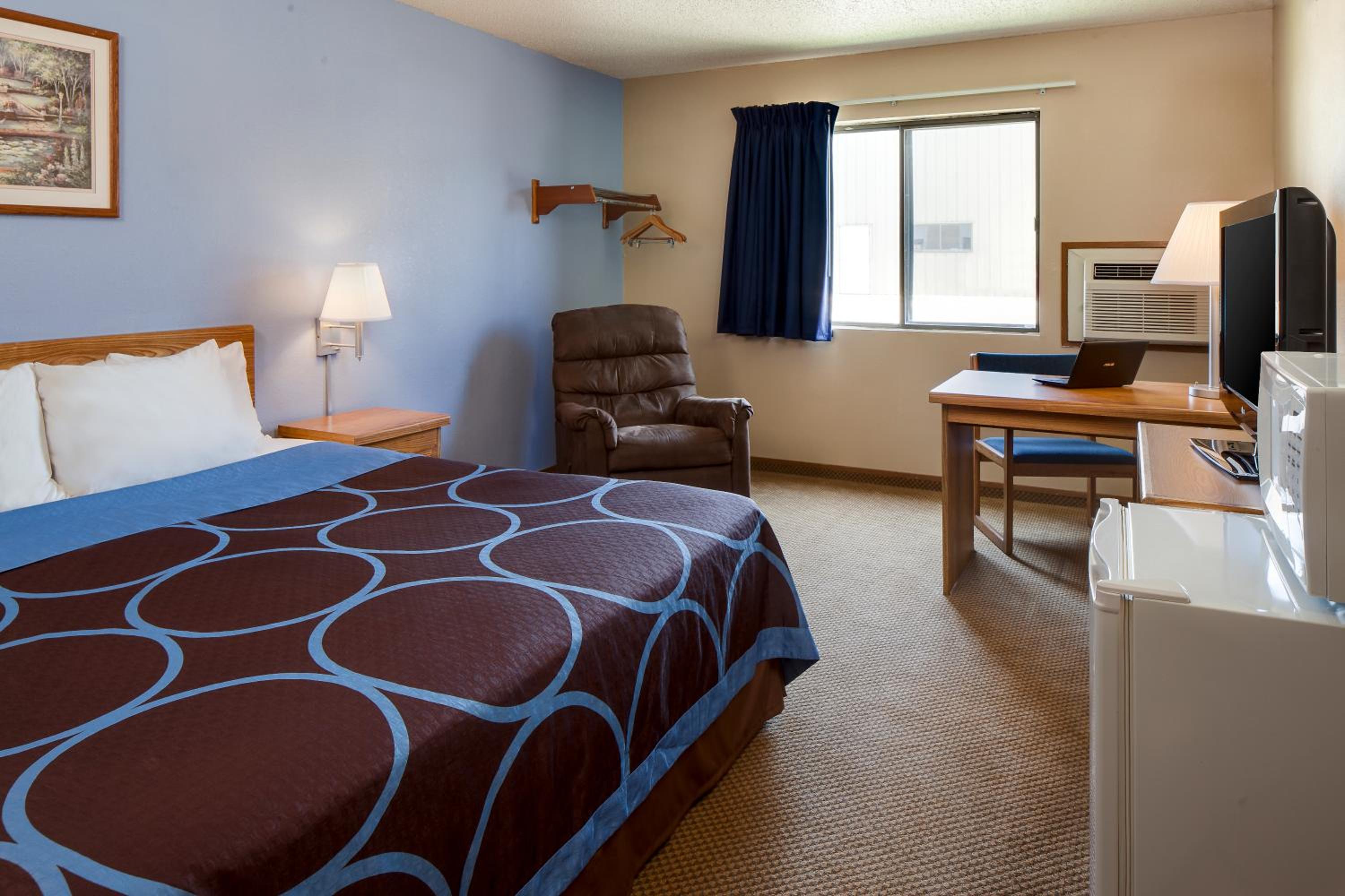 King Room - Ground Floor/Non-Smoking - Photo 1