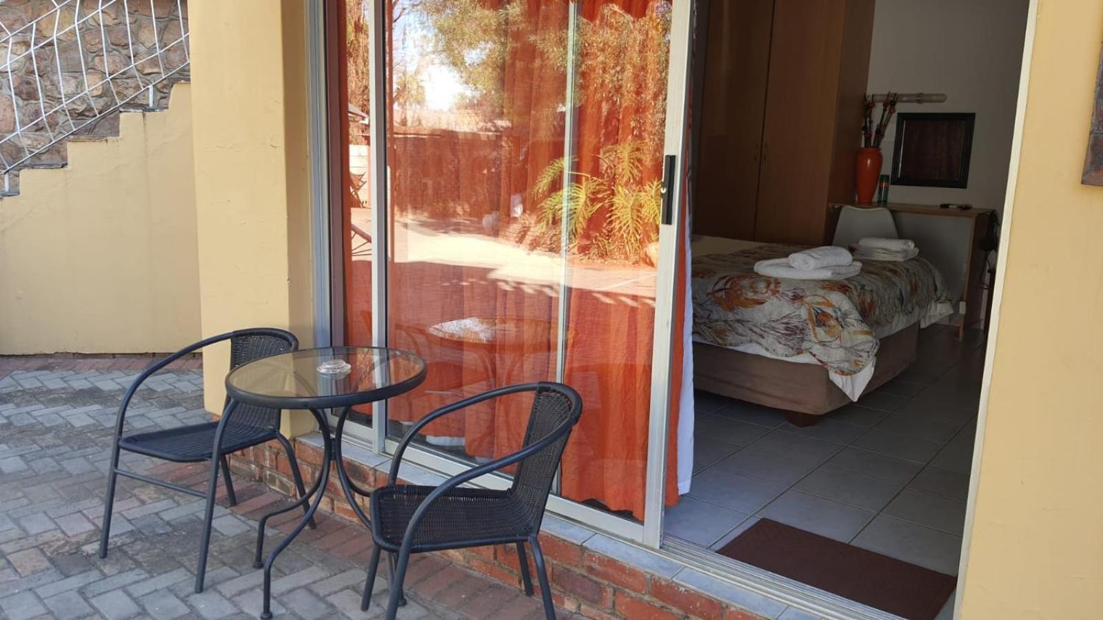 Double Room - Photo 13