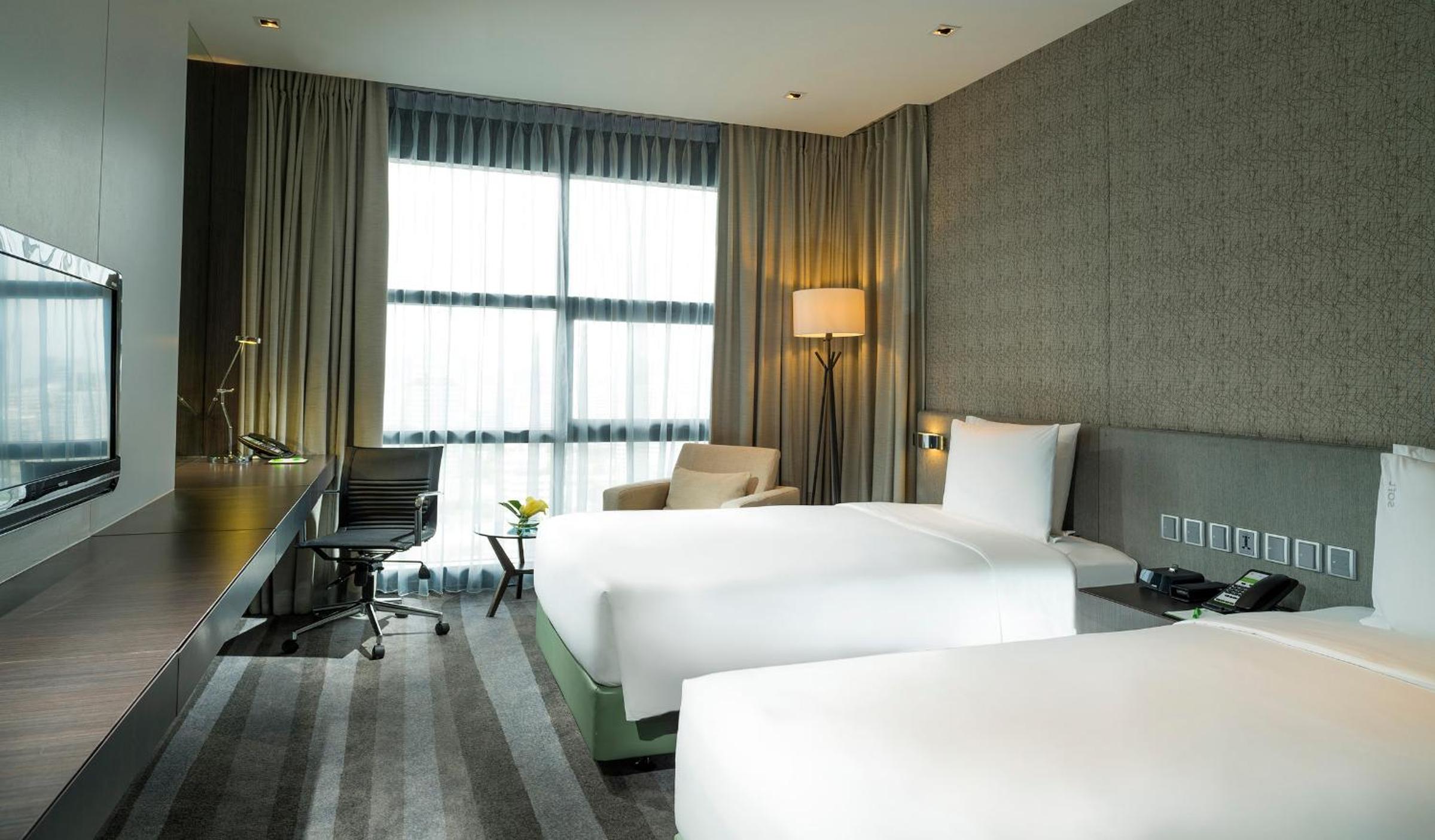 Standard Twin Room with City View