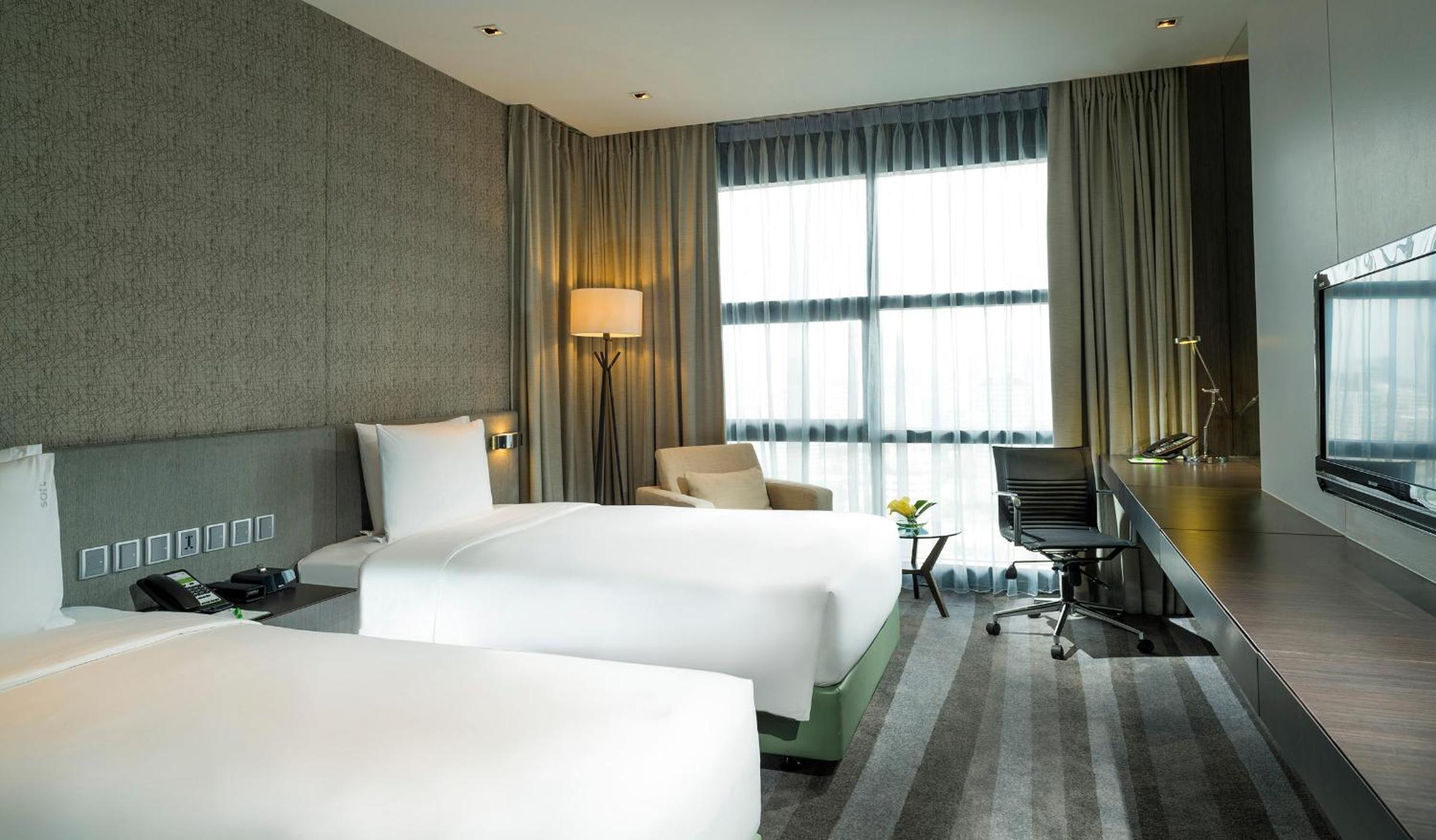 Standard Twin Room with City View - High Floor