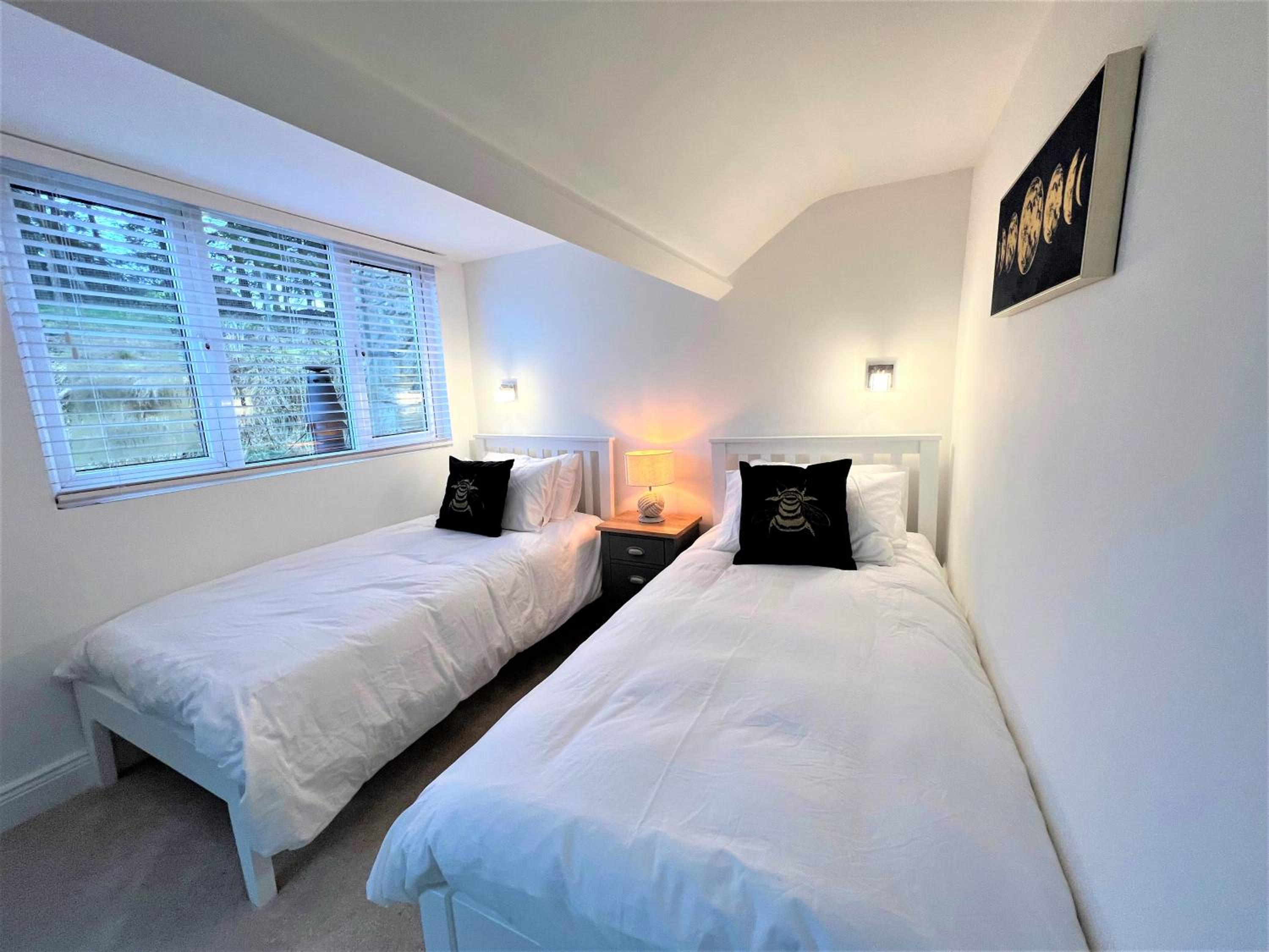 Four-Bedroom House photo 3