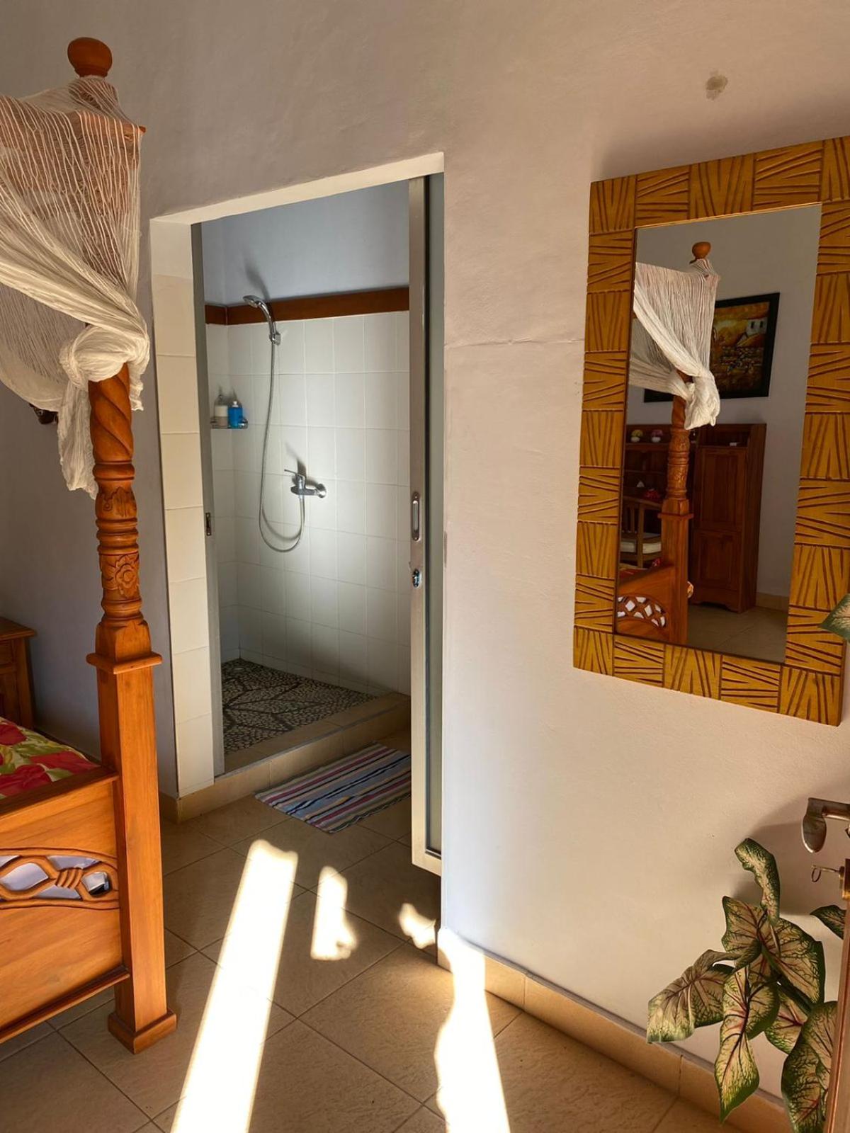 Double Room with Sea View - Photo 4