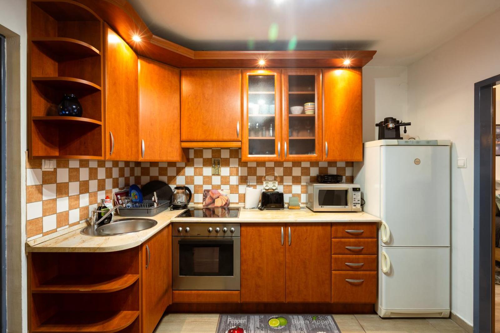 One-Bedroom Apartment - Photo 3