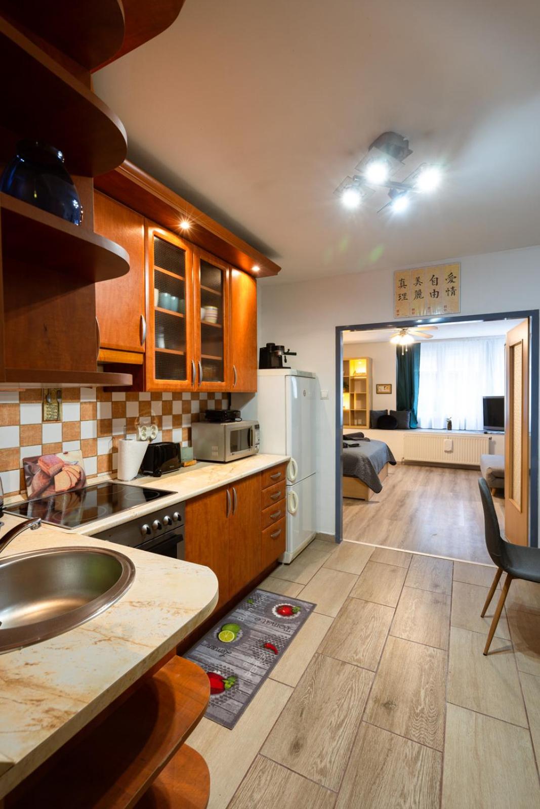 One-Bedroom Apartment - Photo 11