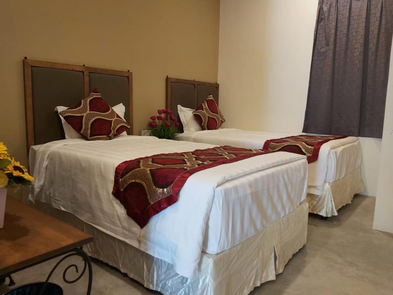 Standard Twin Room - Photo 2