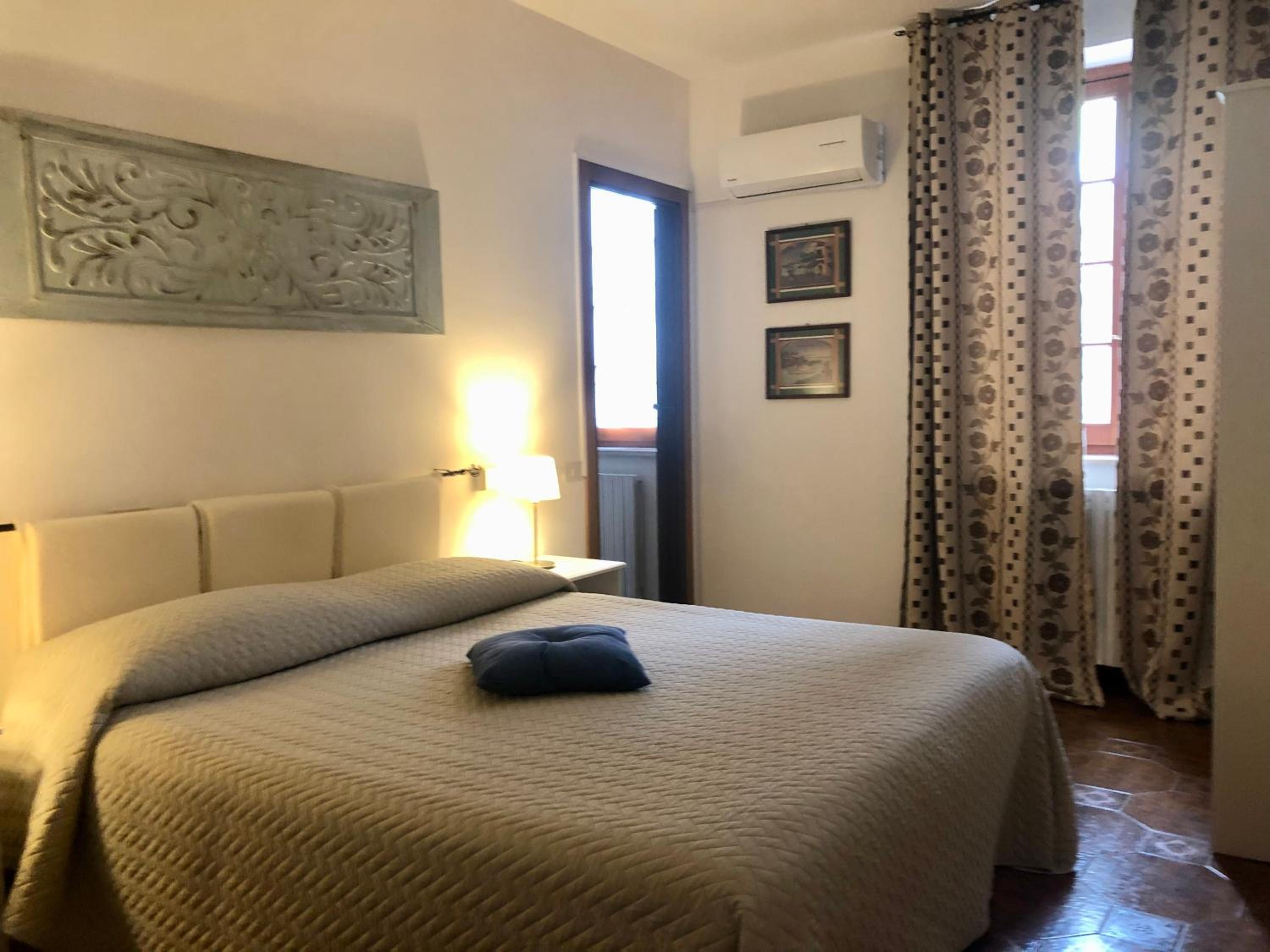 Double or Twin Room with Private Bathroom photo 1