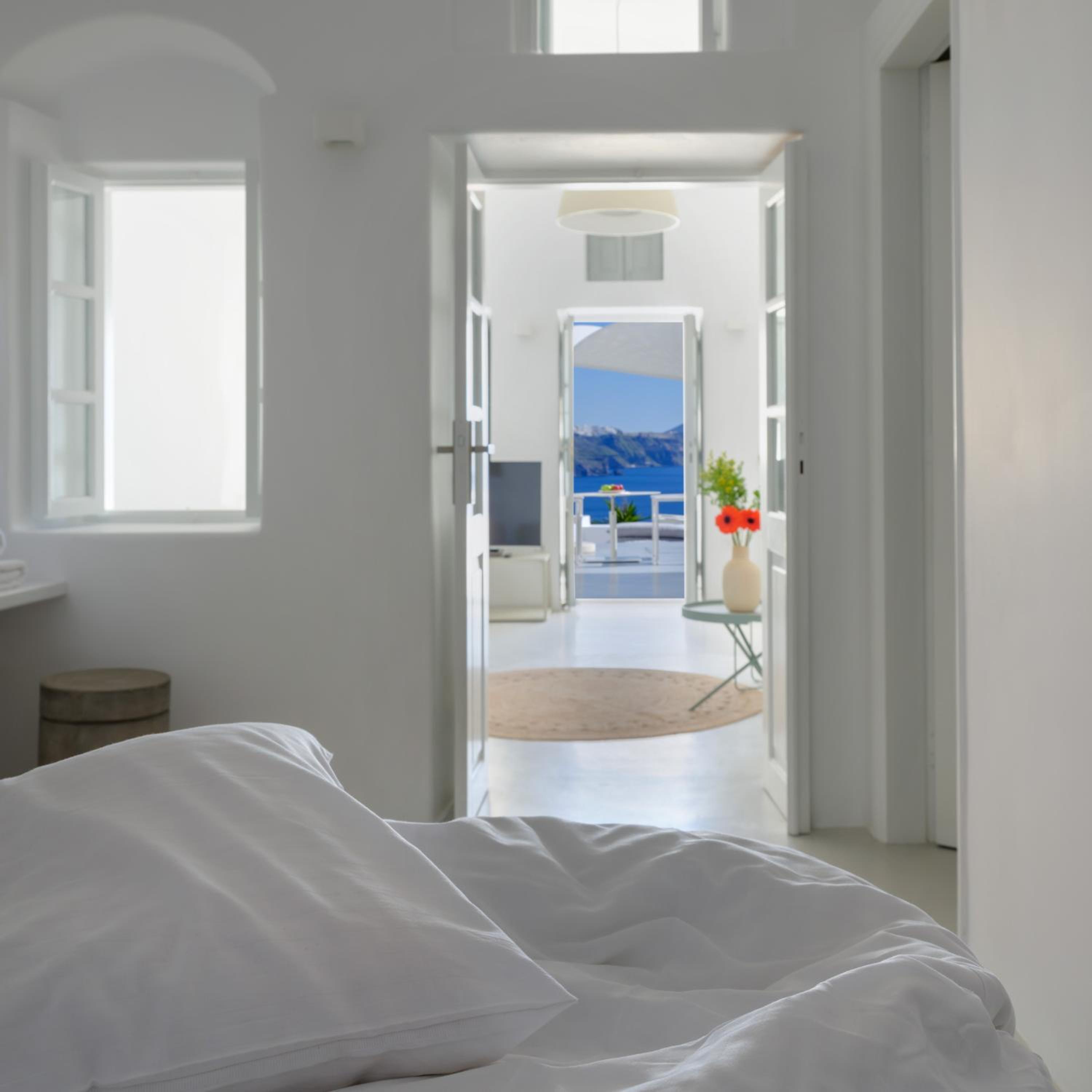 Two Bedroom Villa with Caldera View and Heated Plunge Pool - Photo 43
