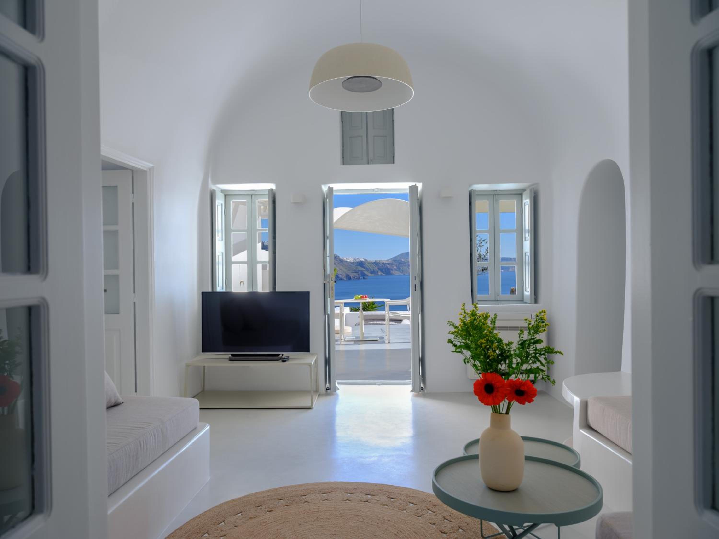 Two Bedroom Villa with Caldera View and Heated Plunge Pool - Photo 41