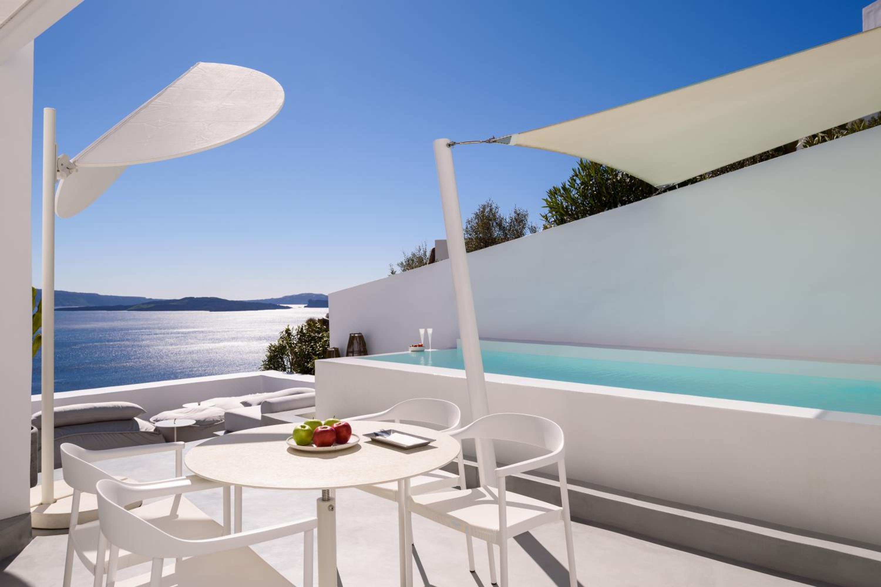 Two Bedroom Villa with Caldera View and Heated Plunge Pool - Photo 31