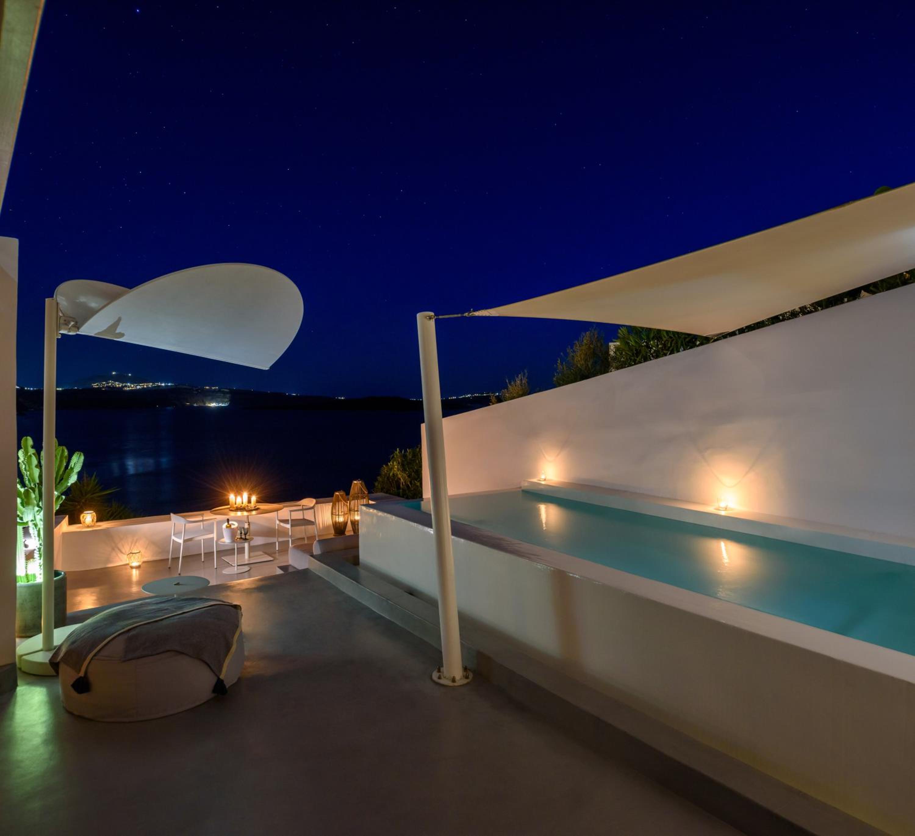 Two Bedroom Villa with Caldera View and Heated Plunge Pool - Photo 3