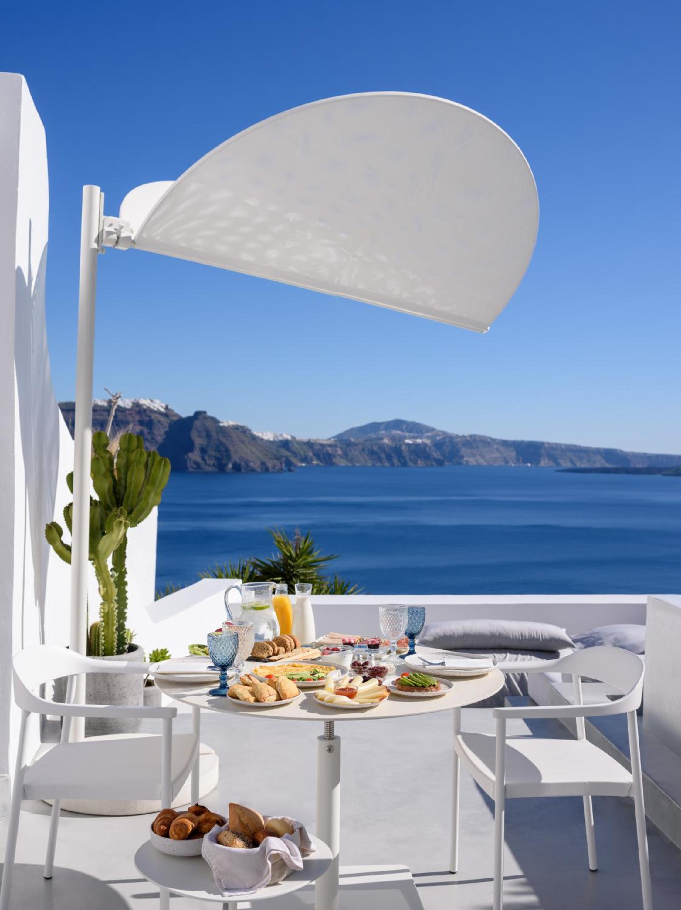 Two Bedroom Villa with Caldera View and Heated Plunge Pool - Photo 29