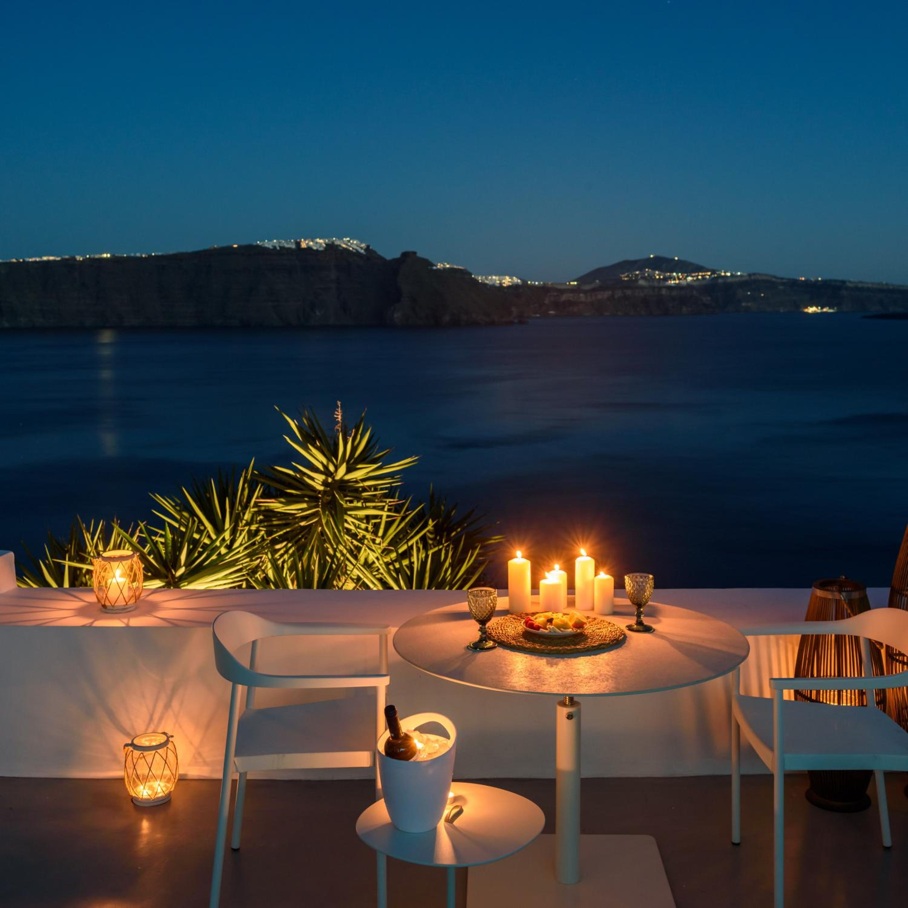 Two Bedroom Villa with Caldera View and Heated Plunge Pool - Photo 22