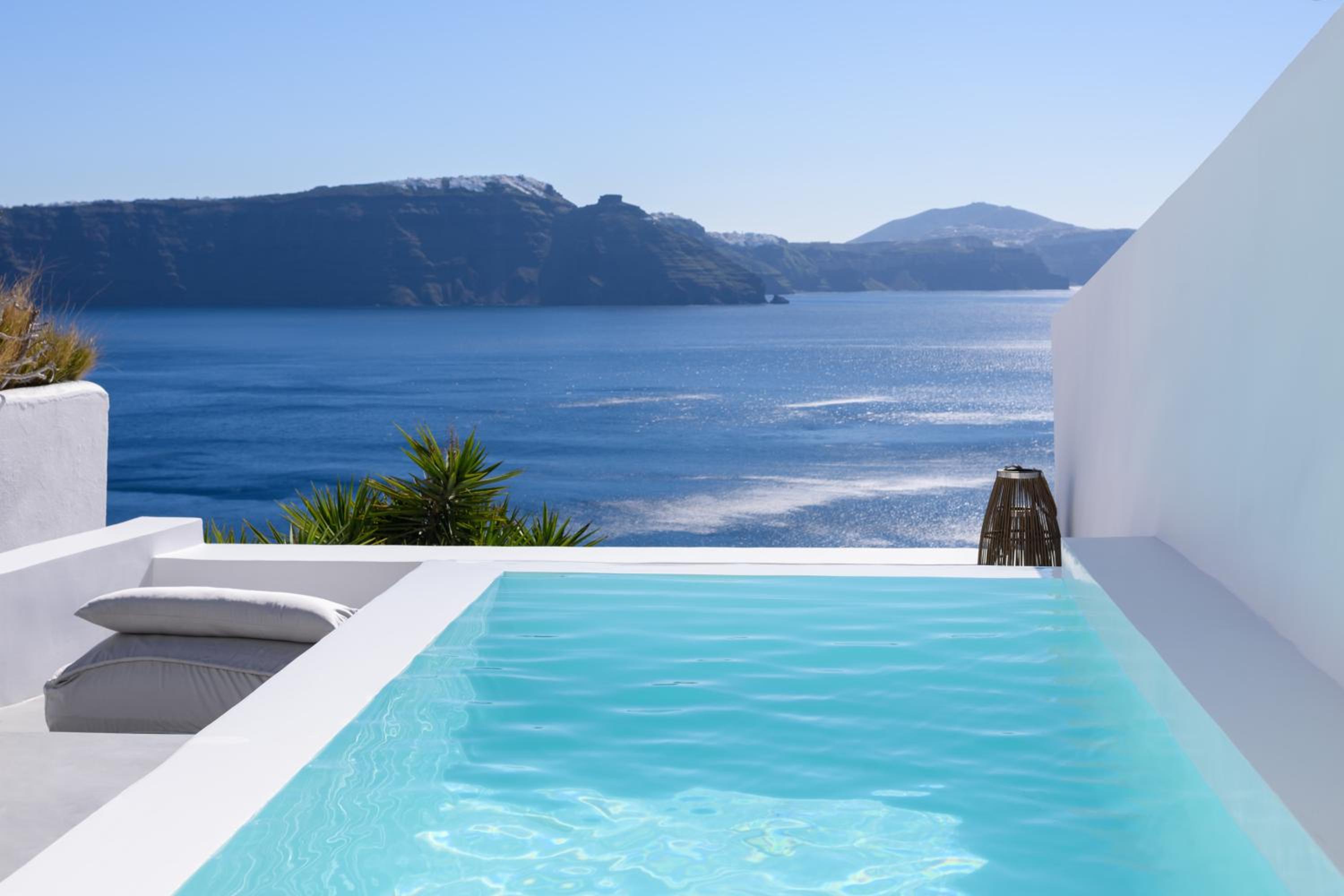 Two Bedroom Villa with Caldera View and Heated Plunge Pool - Photo 21