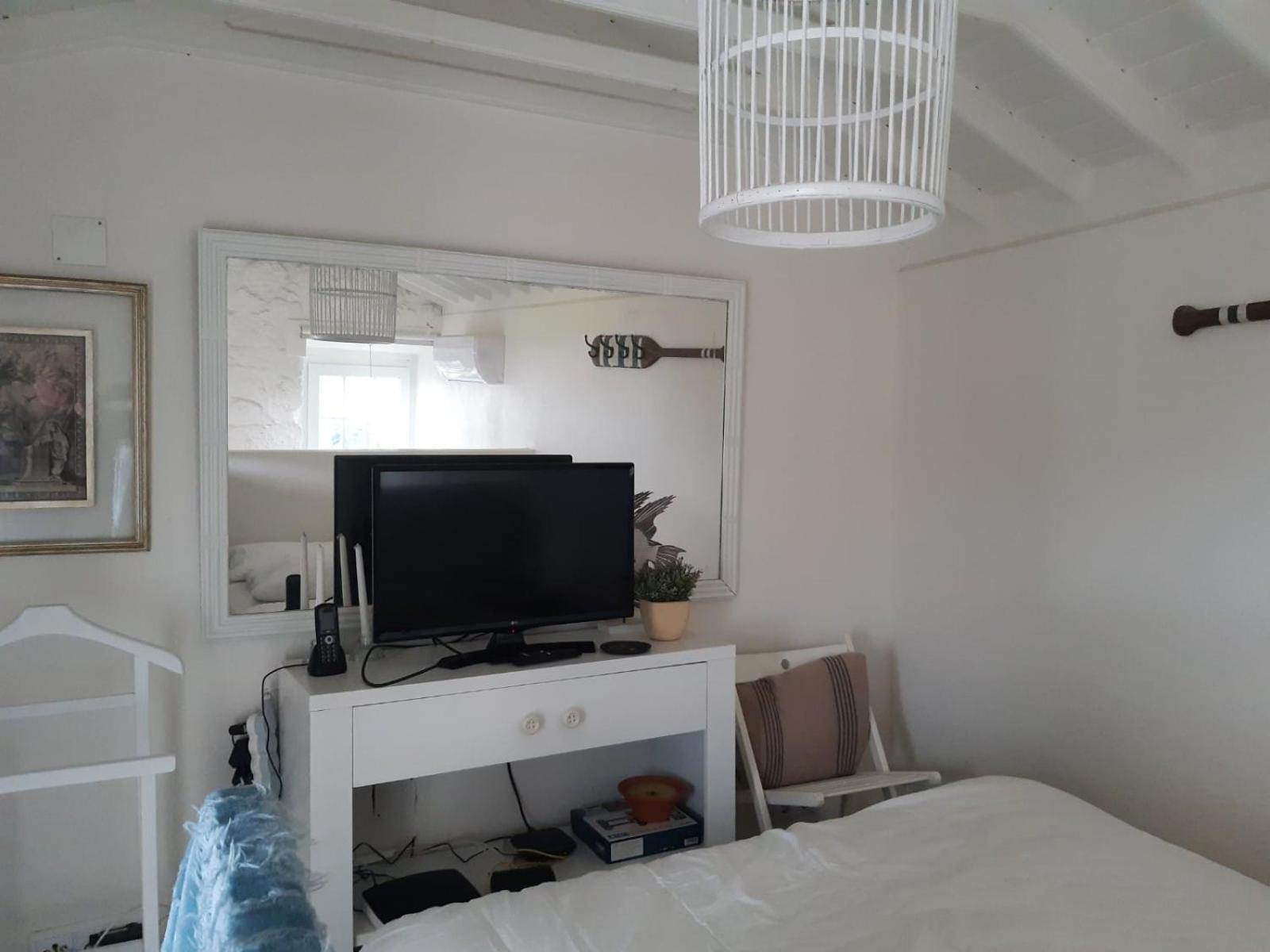 One-Bedroom House photo 1