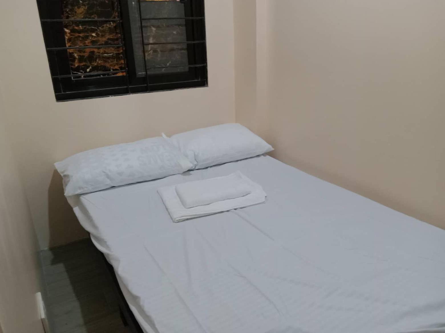 Standard Double Room - Photo 9