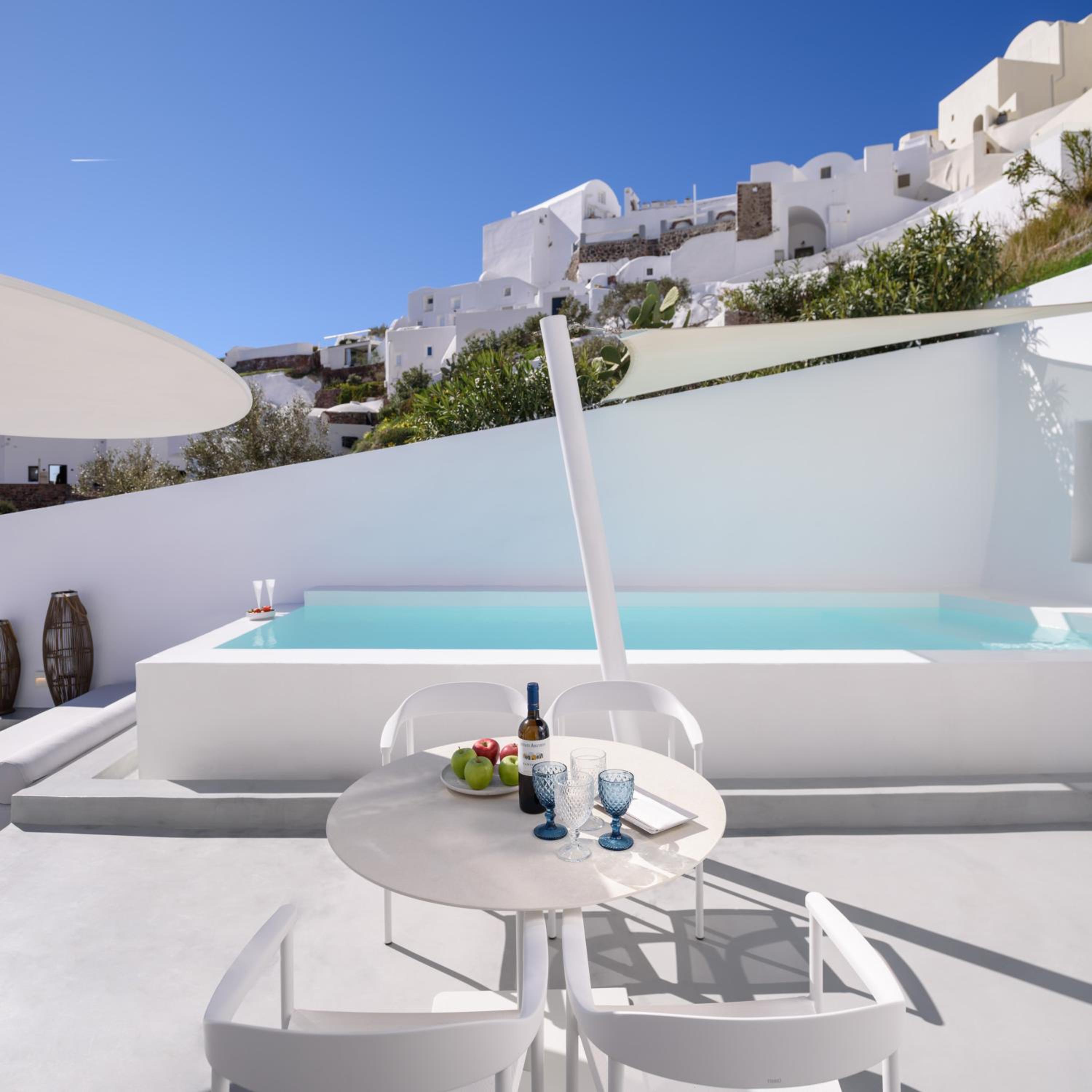 Two Bedroom Villa with Caldera View and Heated Plunge Pool - Photo 56