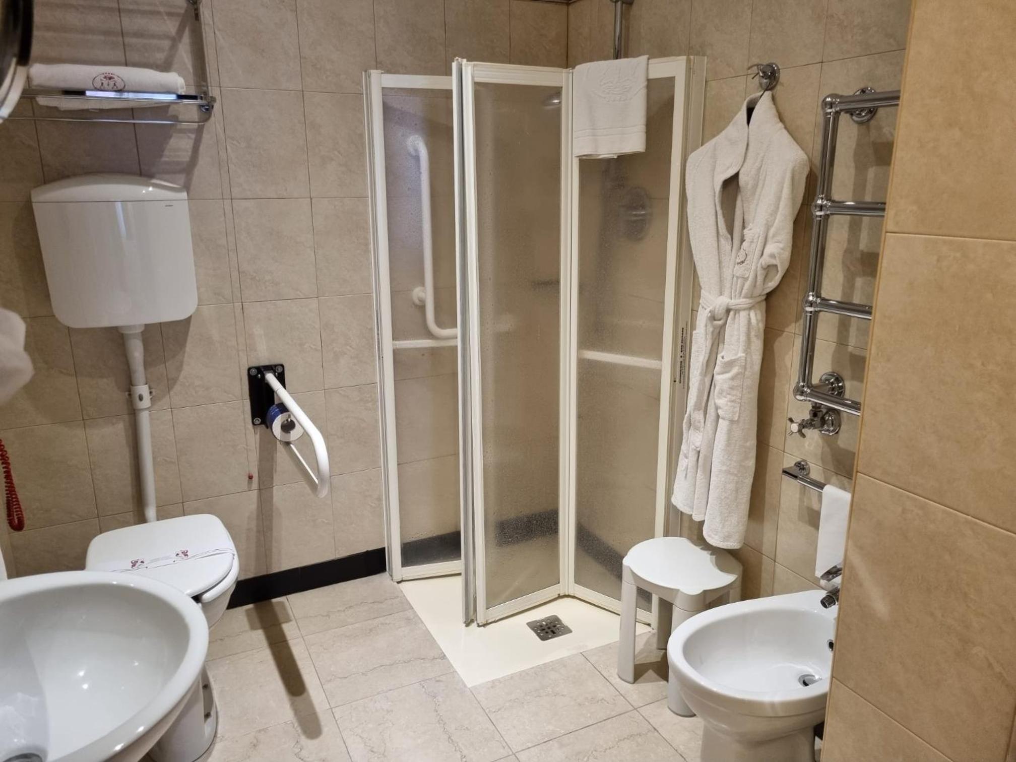 Compact Room - Photo 3