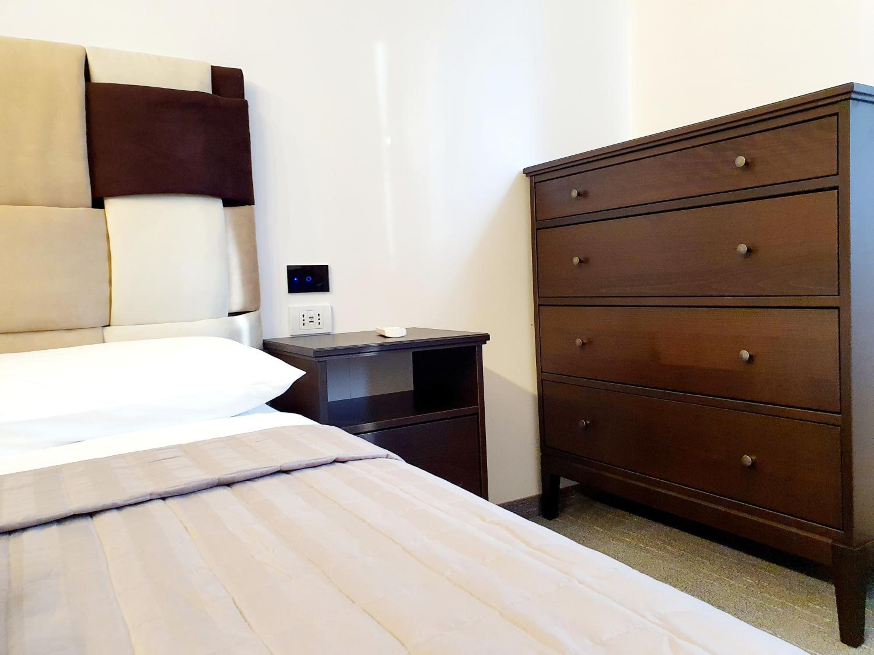 Triple Room with Bathroom - Photo 13