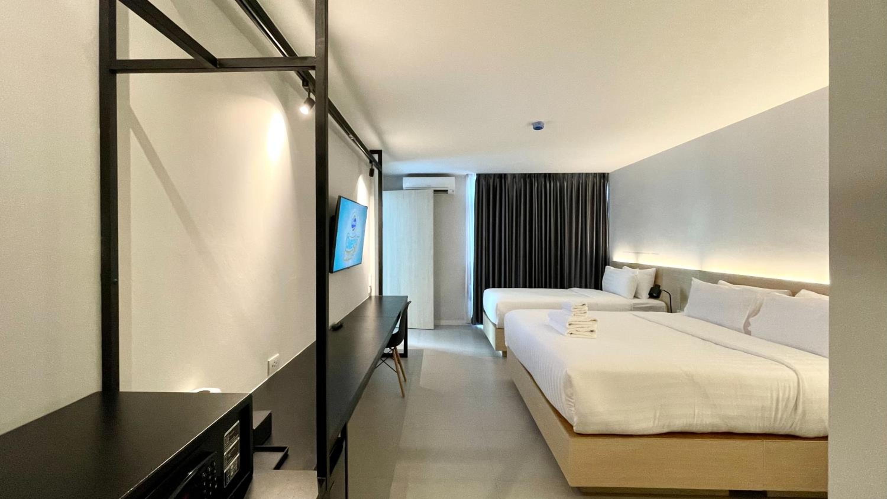 Connecting Room - Photo 15
