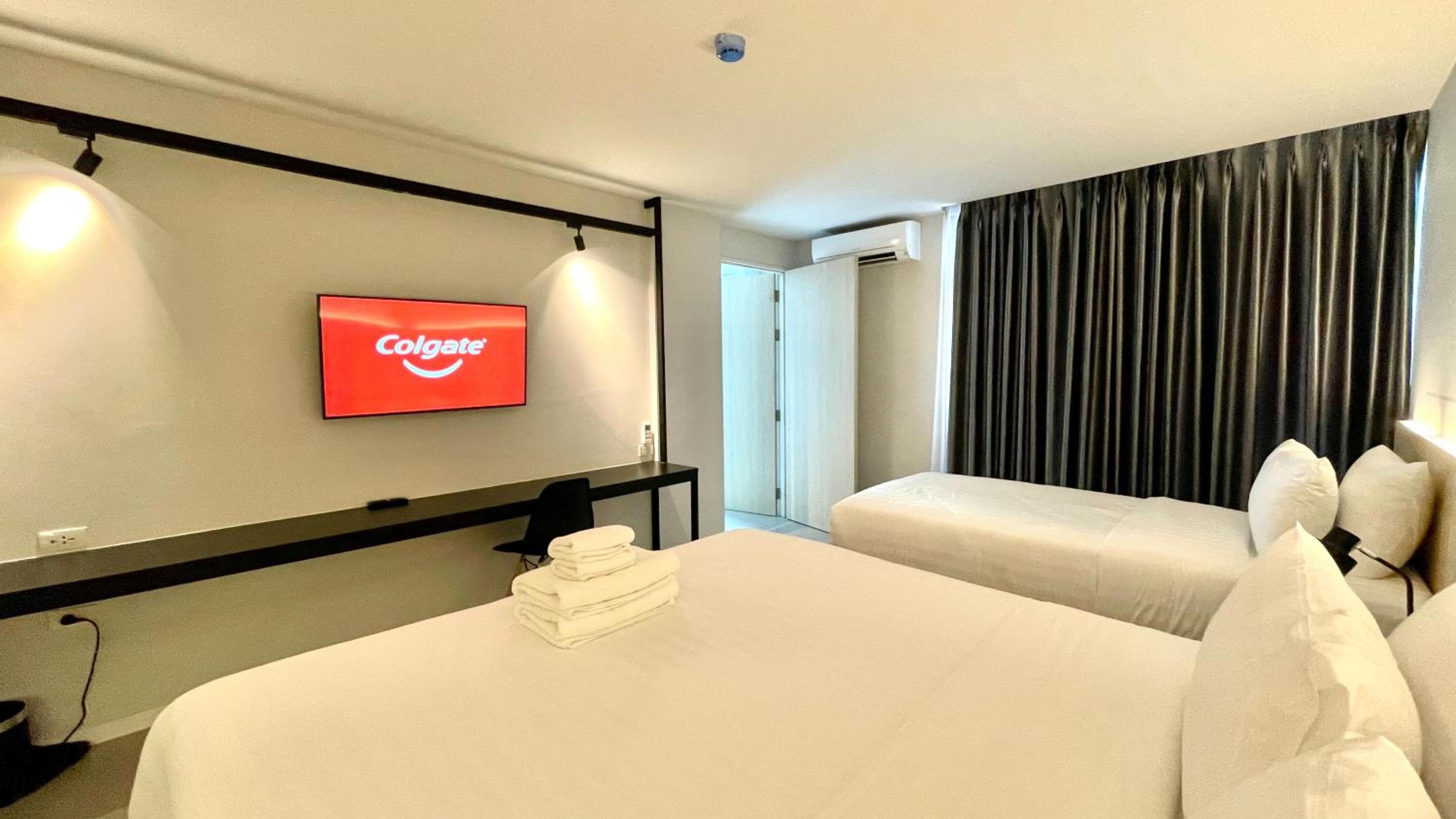 Connecting Room - Photo 13