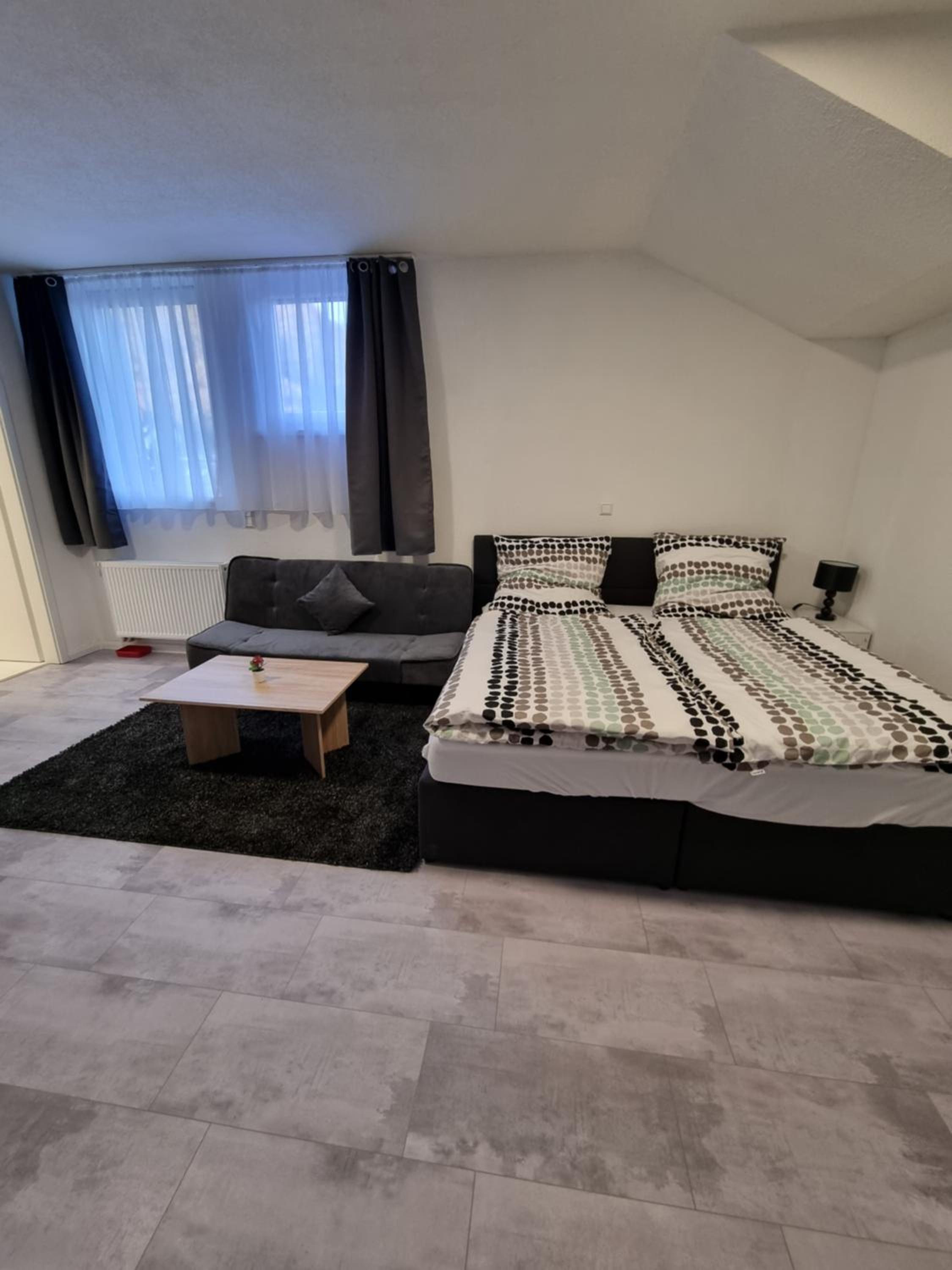 One-Bedroom Apartment - Photo 1