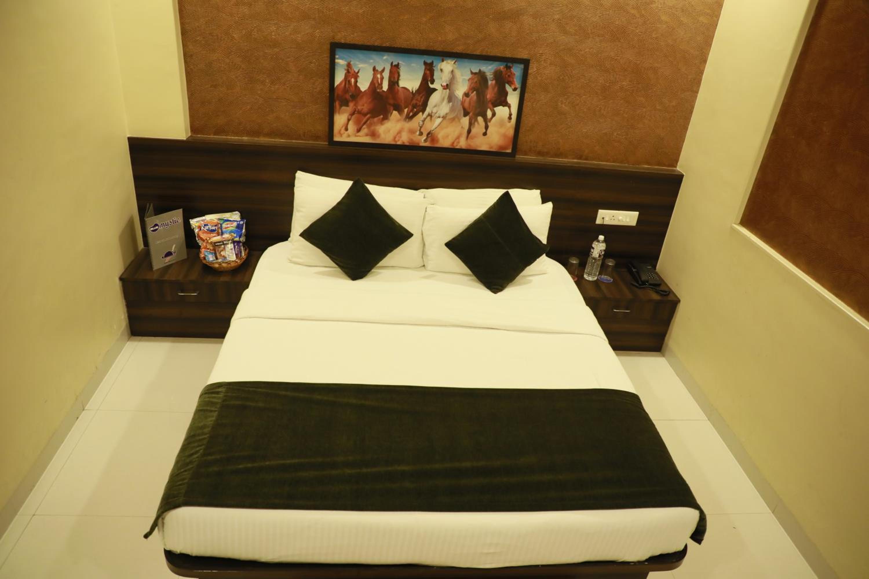 Standard Queen Room - Photo 6