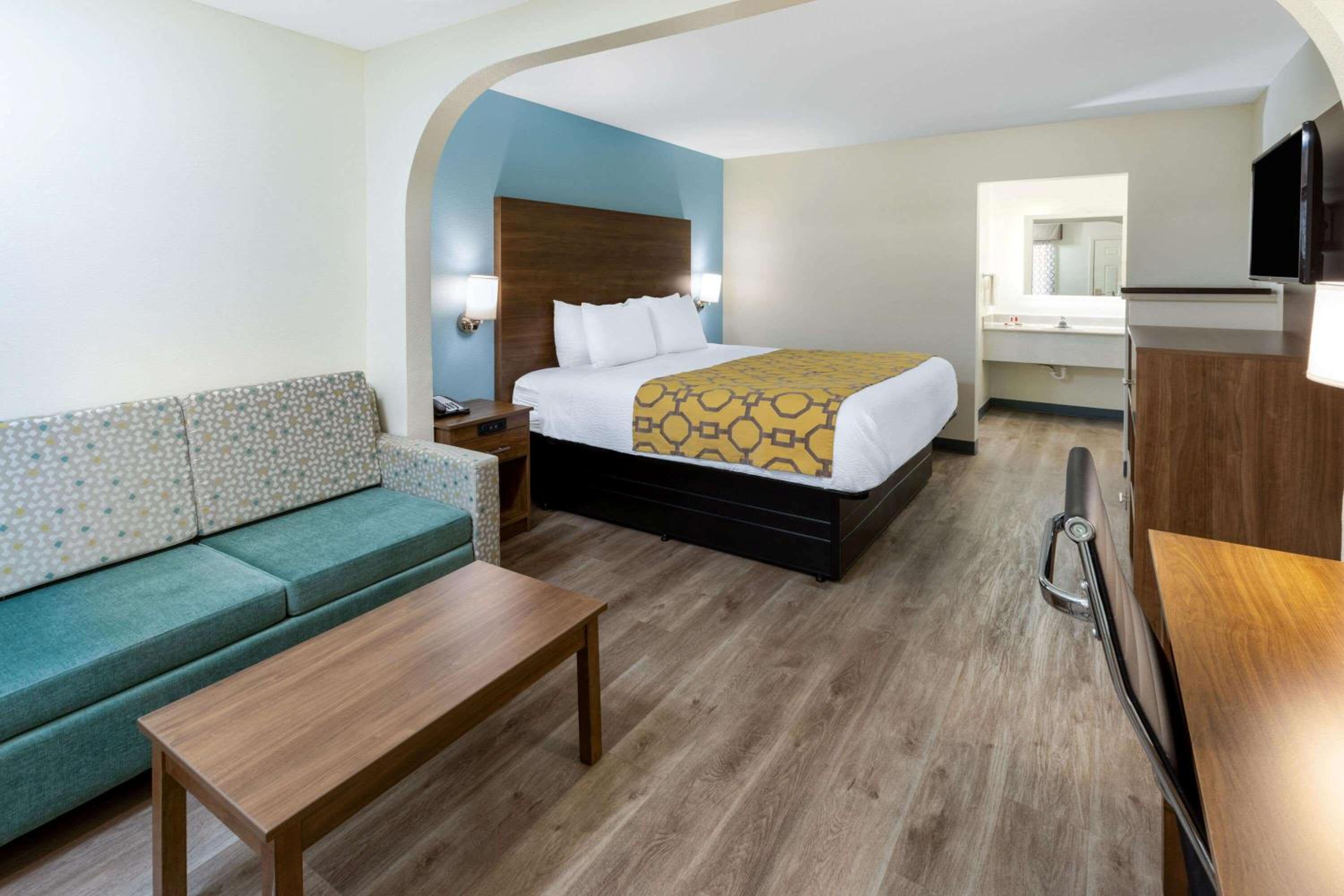 King Room - Mobility Access/Non-Smoking - Photo 5