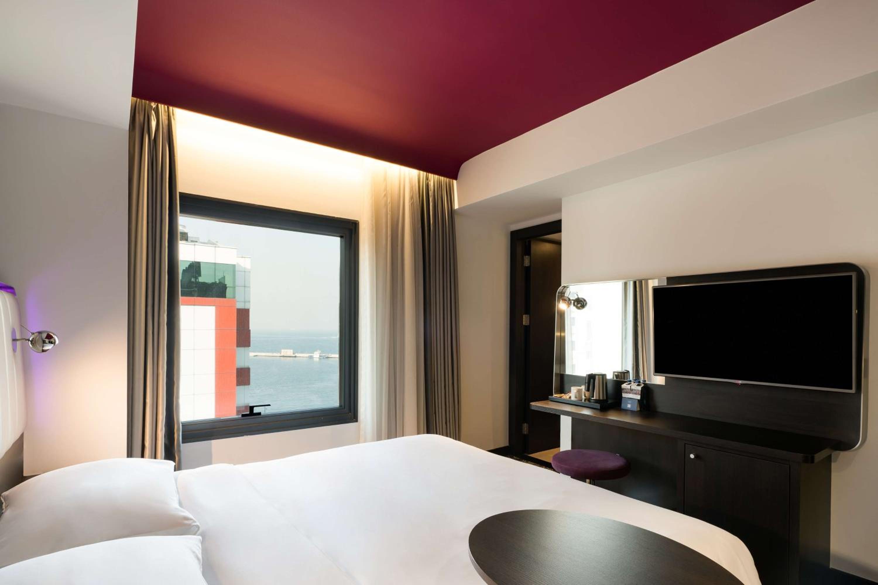 Suite with Sea View thumbnail 6
