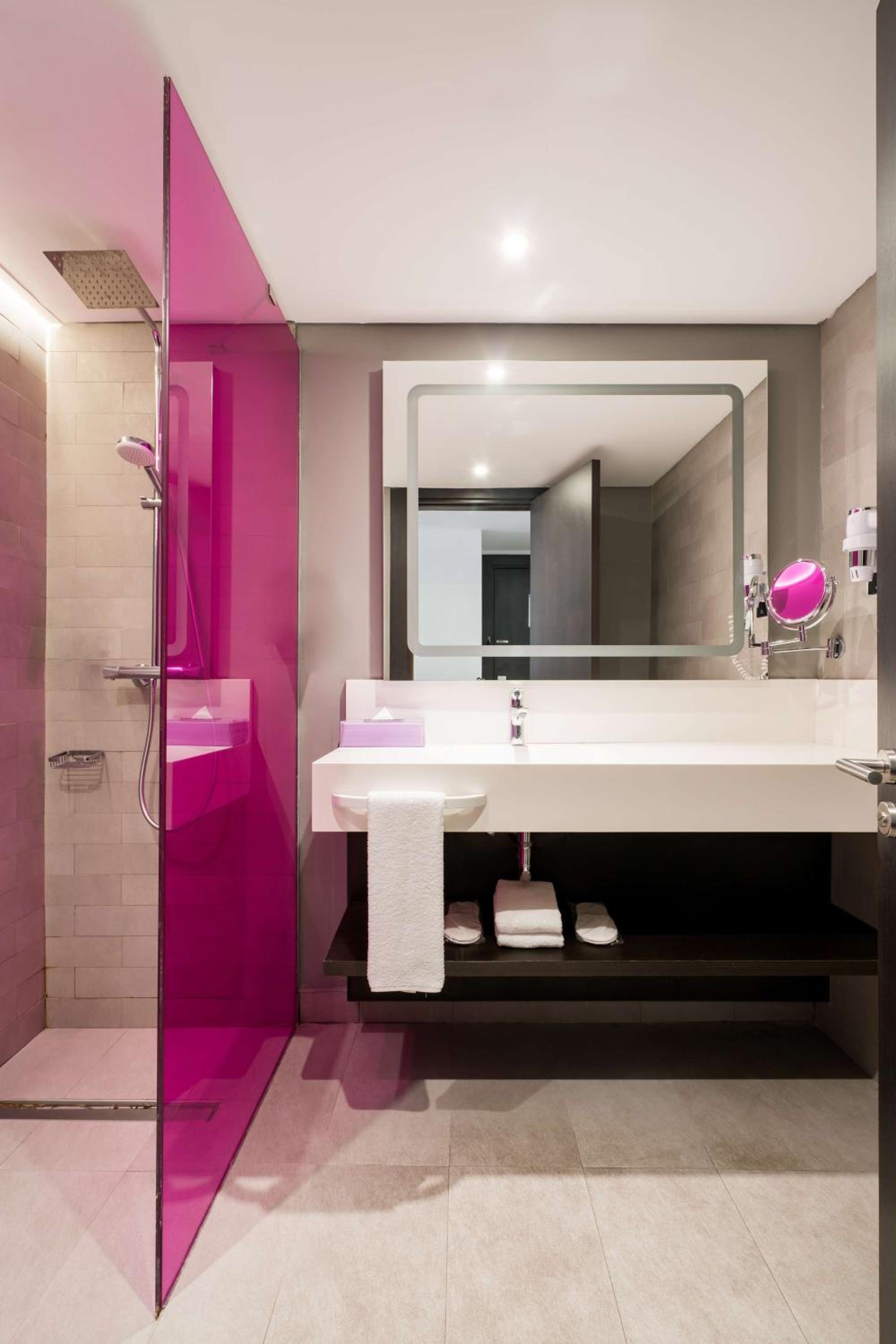Superior Room with Sea View thumbnail 6