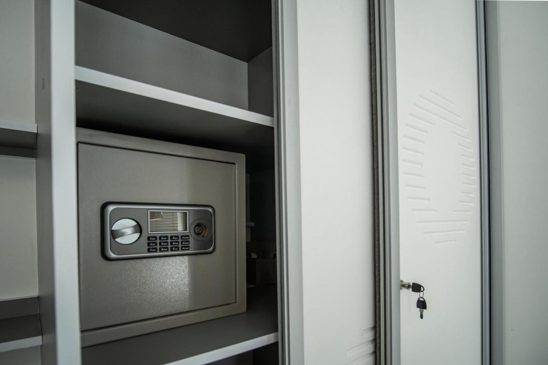 Deluxe Double Room with Castle View - Photo 16