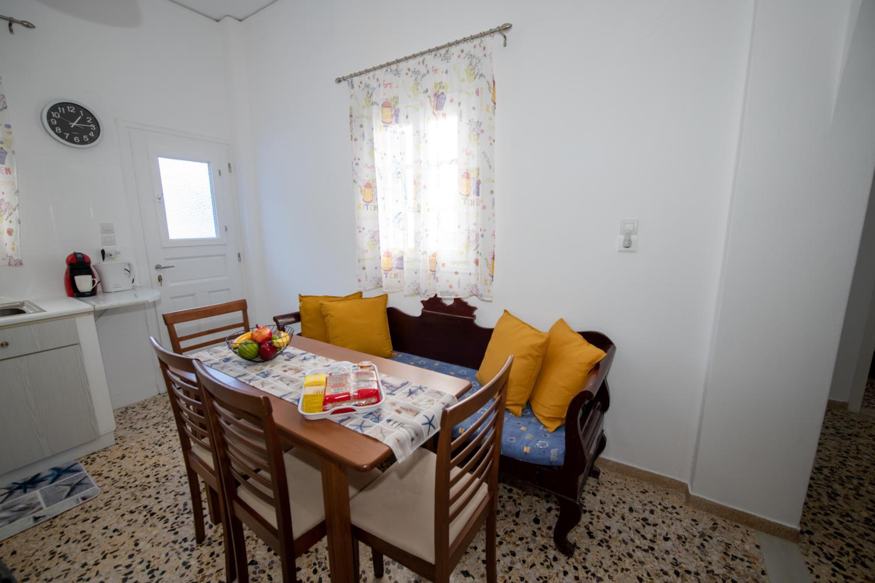 One-Bedroom House photo 2