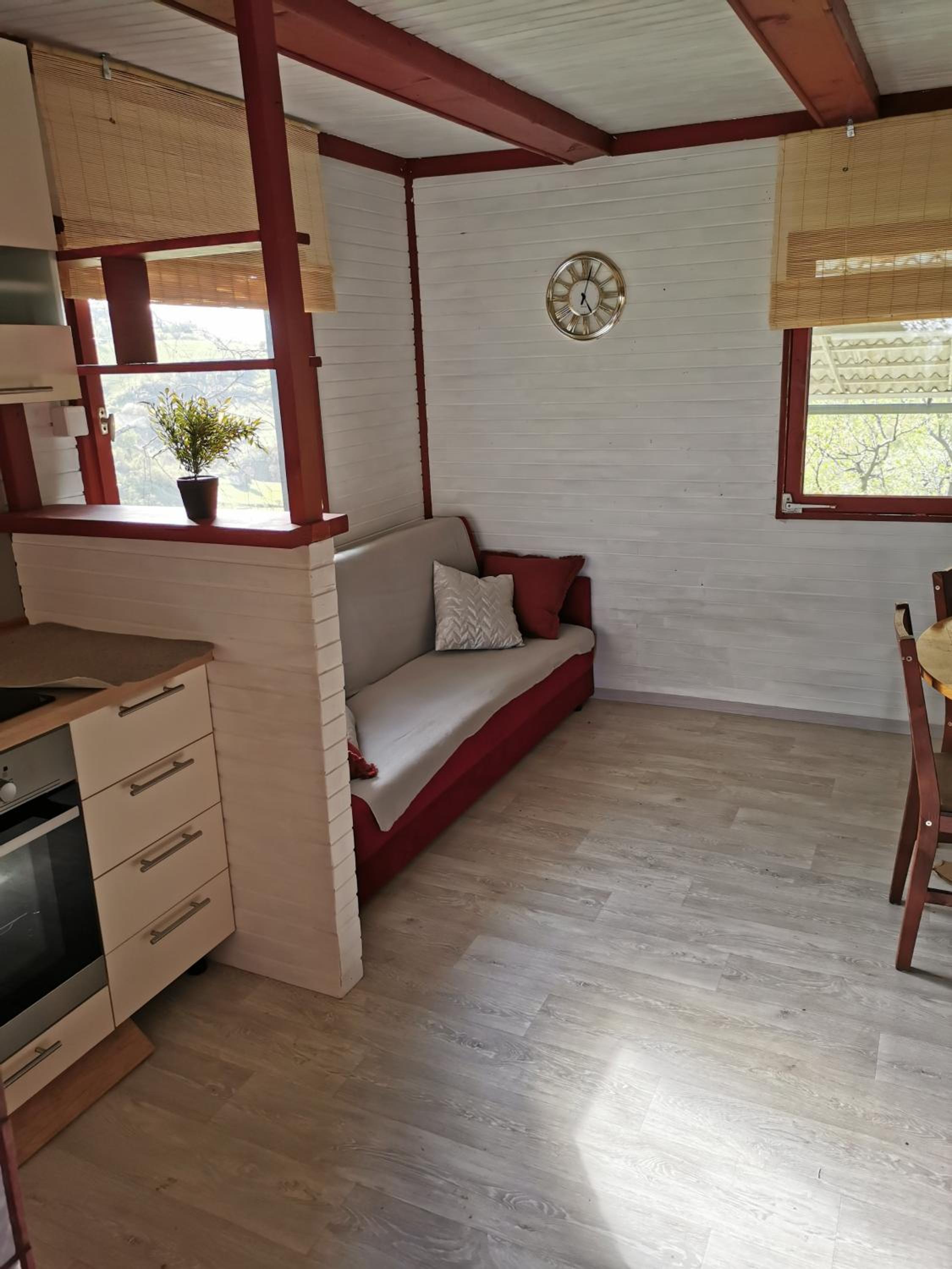 One-Bedroom House - Photo 32