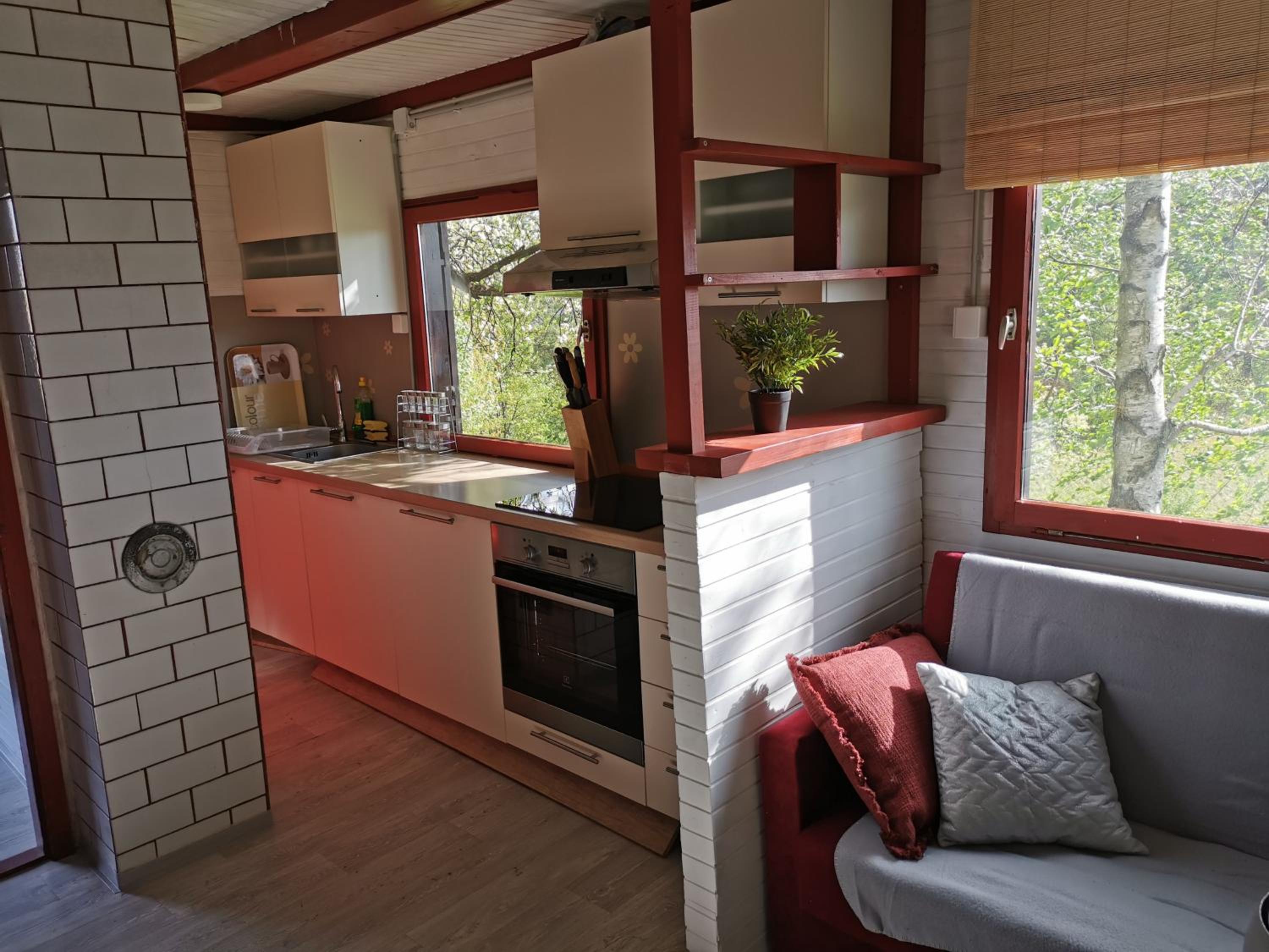 One-Bedroom House - Photo 17