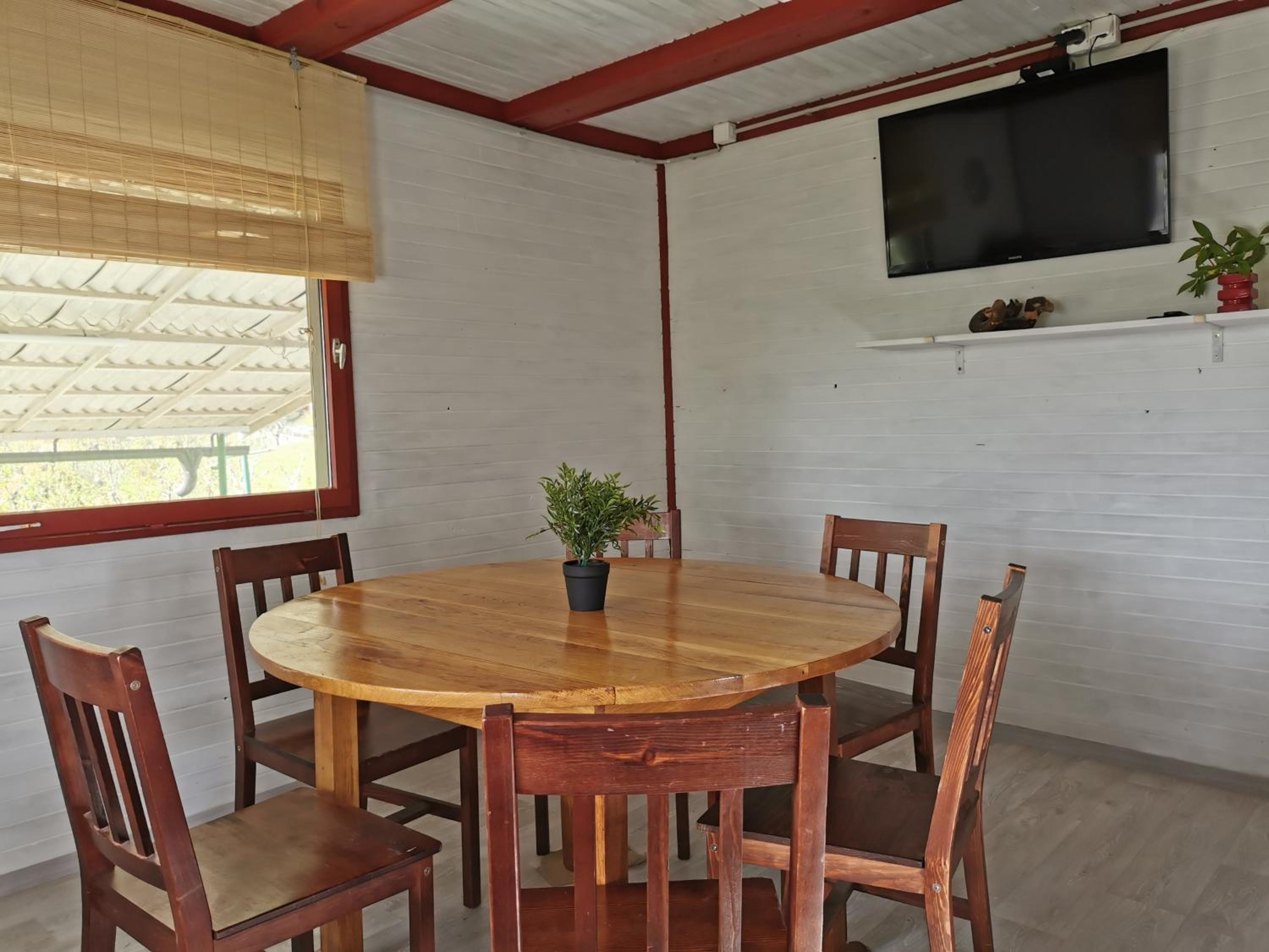 One-Bedroom House - Photo 10