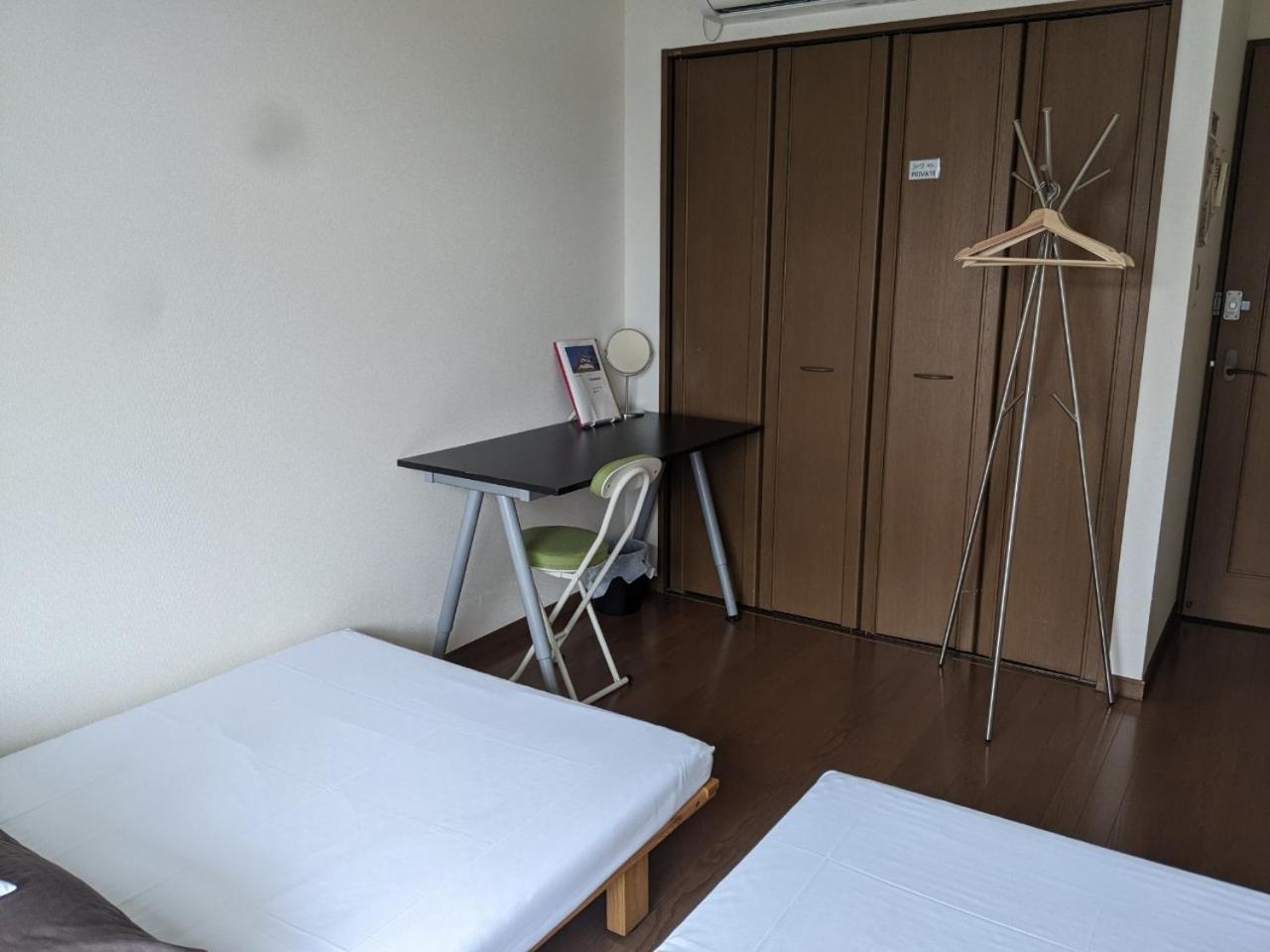 Twin Room with Shared Bathroom photo 2