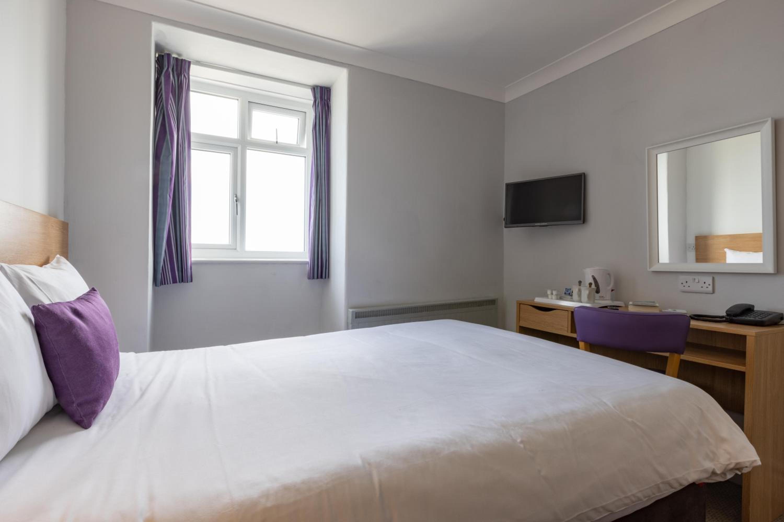 Double Room - Photo 5