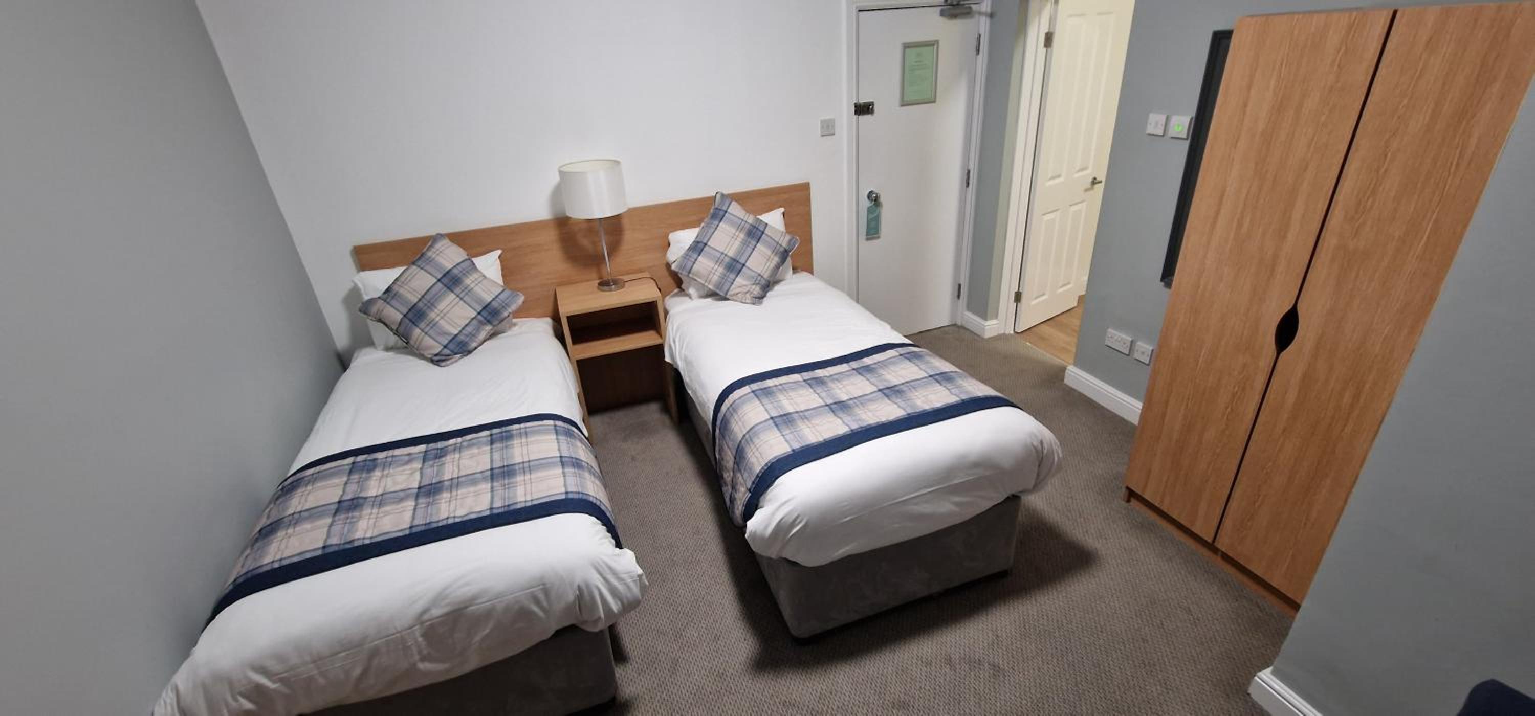 Twin Room - Photo 2