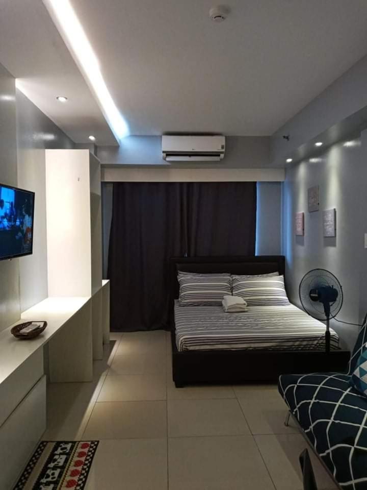 One-Bedroom Apartment with Balcony - Photo 1