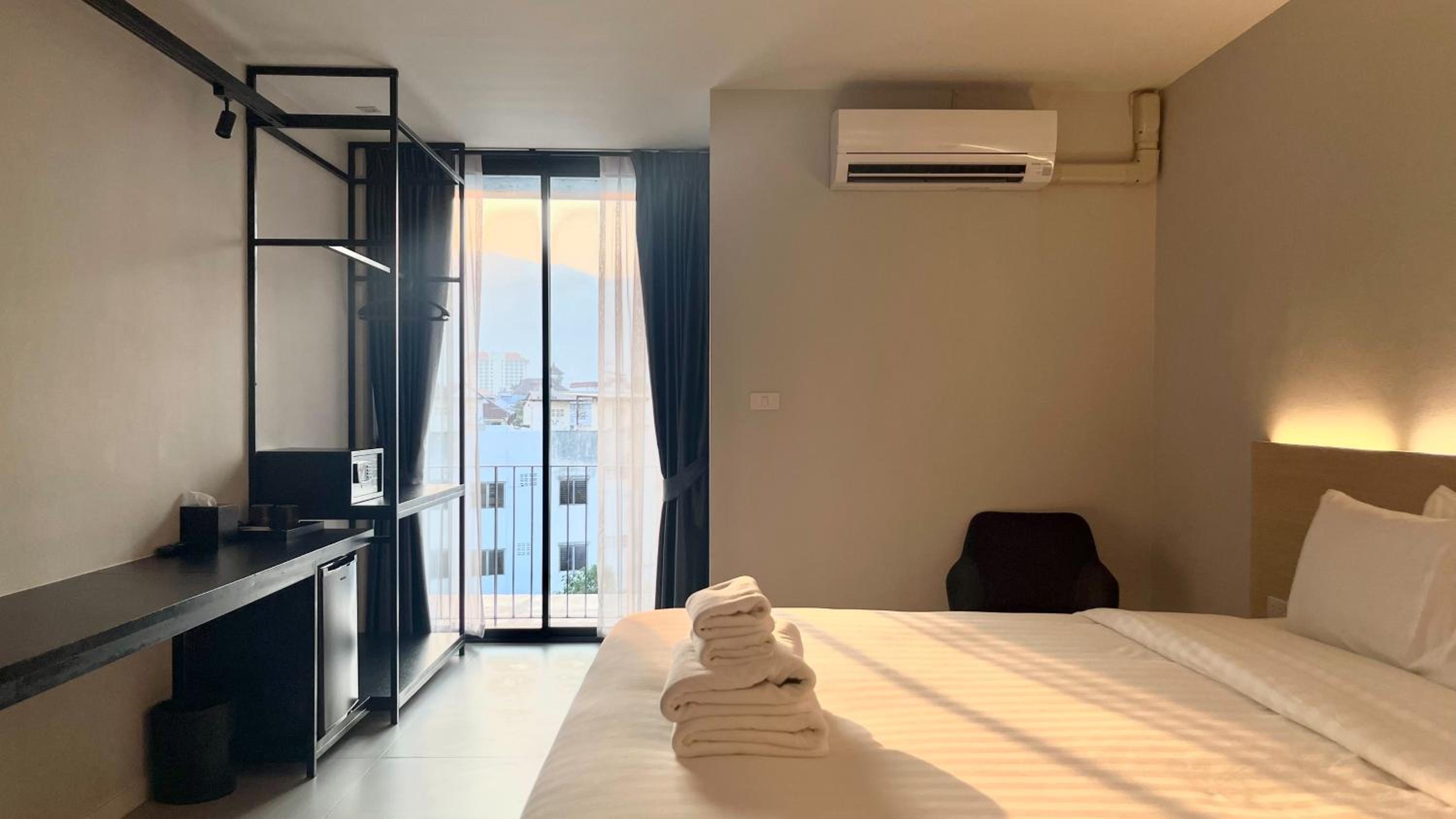 Standard Double Room - Photo 8