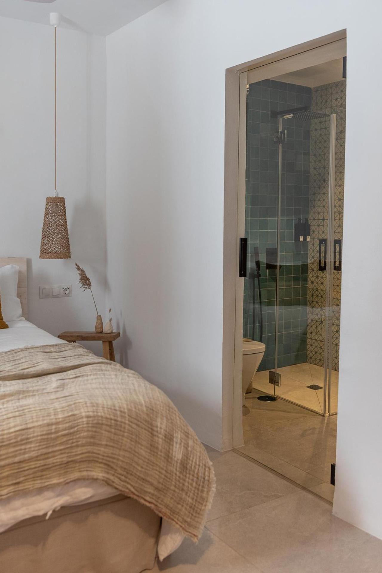 Double Room with Private Bathroom photo 2