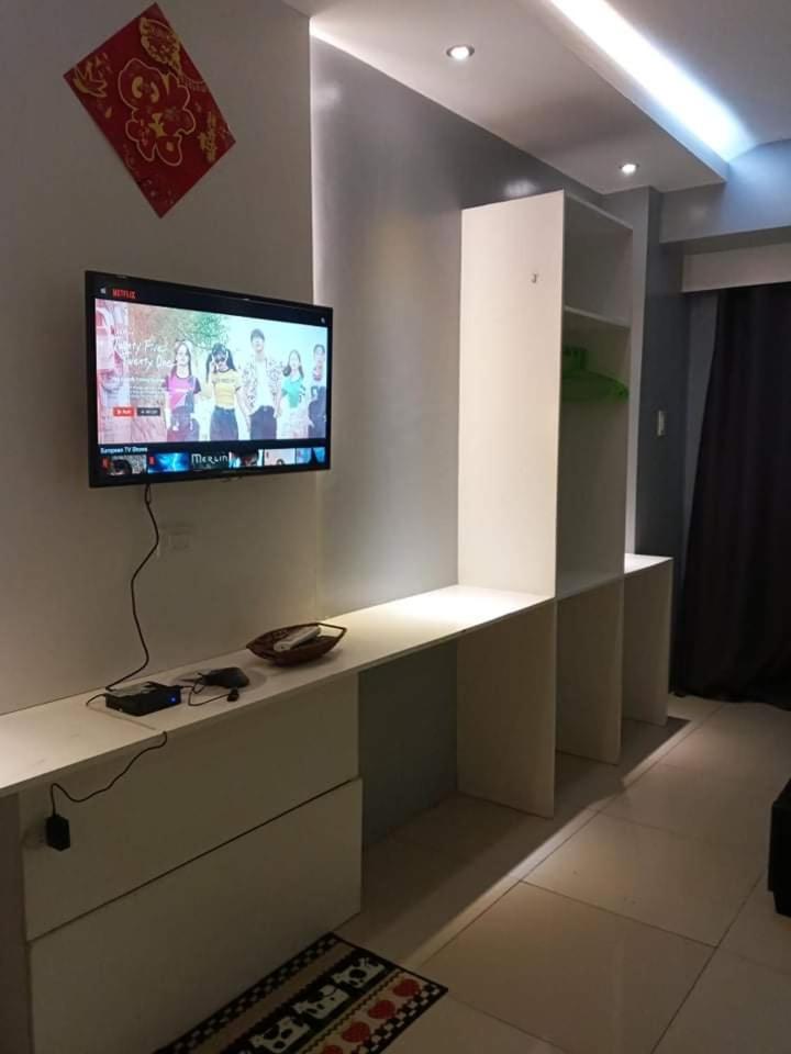 One-Bedroom Apartment with Balcony - Photo 41