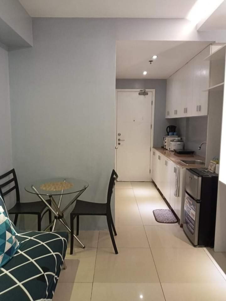 One-Bedroom Apartment with Balcony - Photo 23