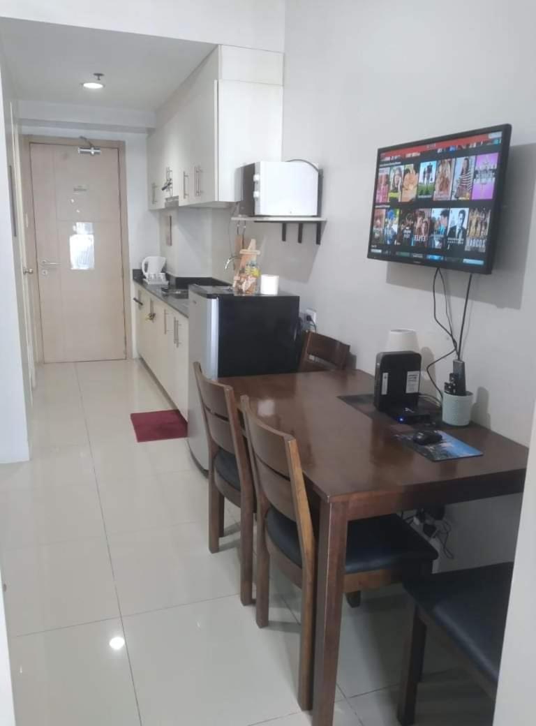 One-Bedroom Apartment with Balcony - Photo 11