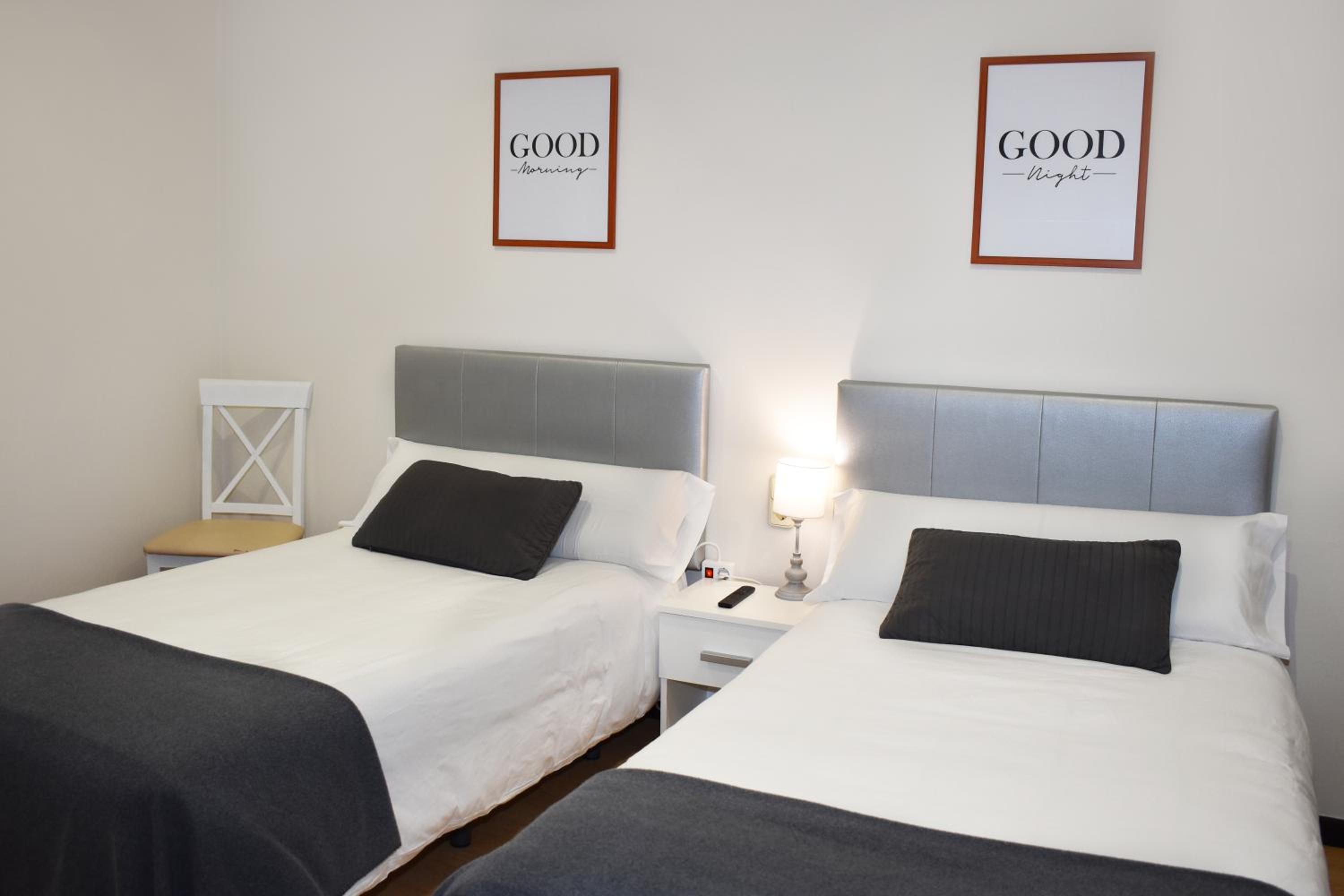 Standard Twin Room - Photo 1