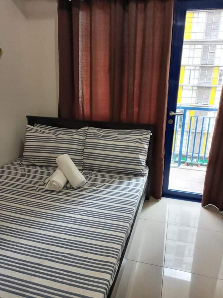 One-Bedroom Apartment with Balcony - Photo 5